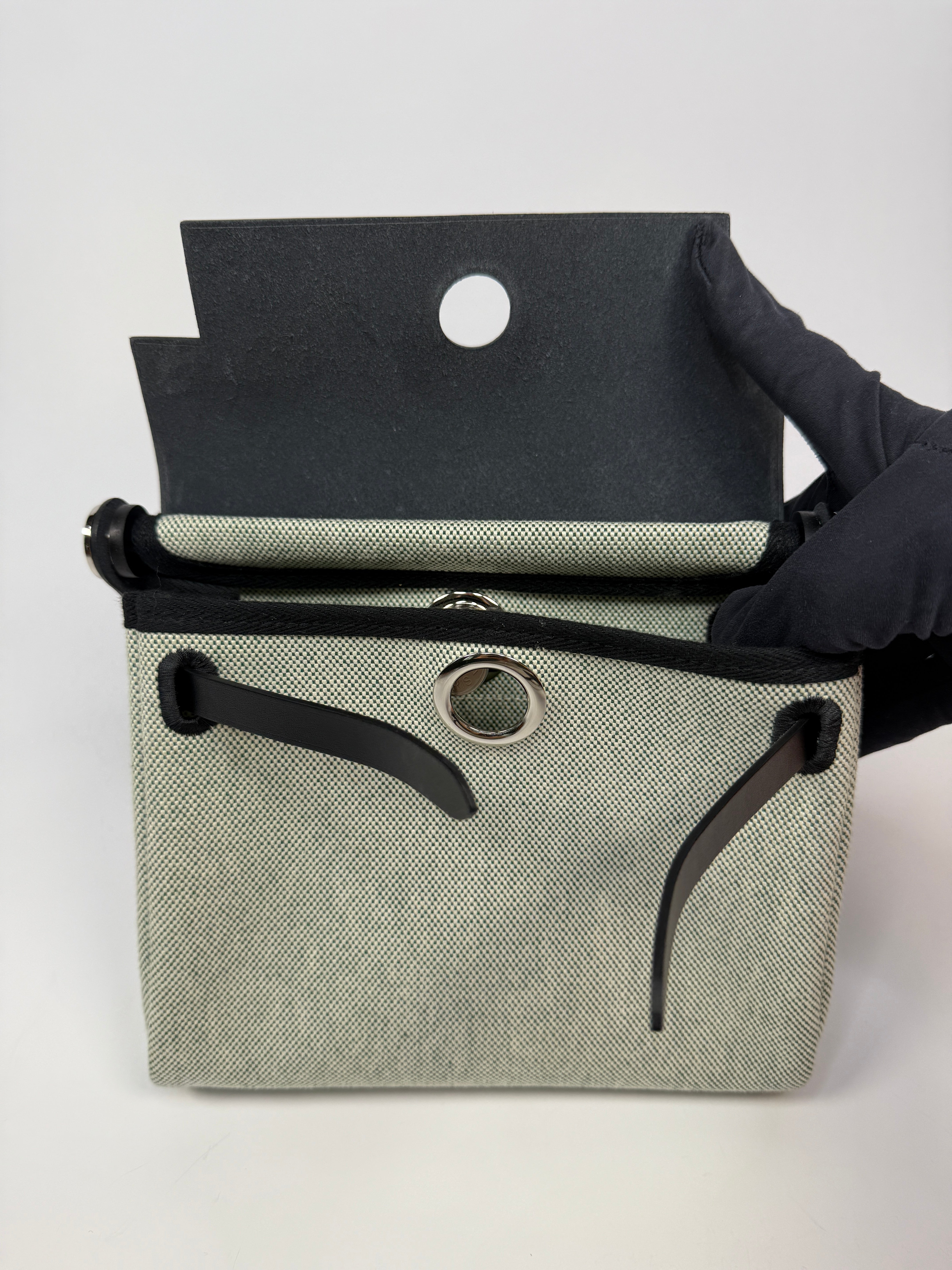 Authentic Pre Loved Hermès Herbag Zip 20 Ecru Vert Moyen & Noir New & Unused