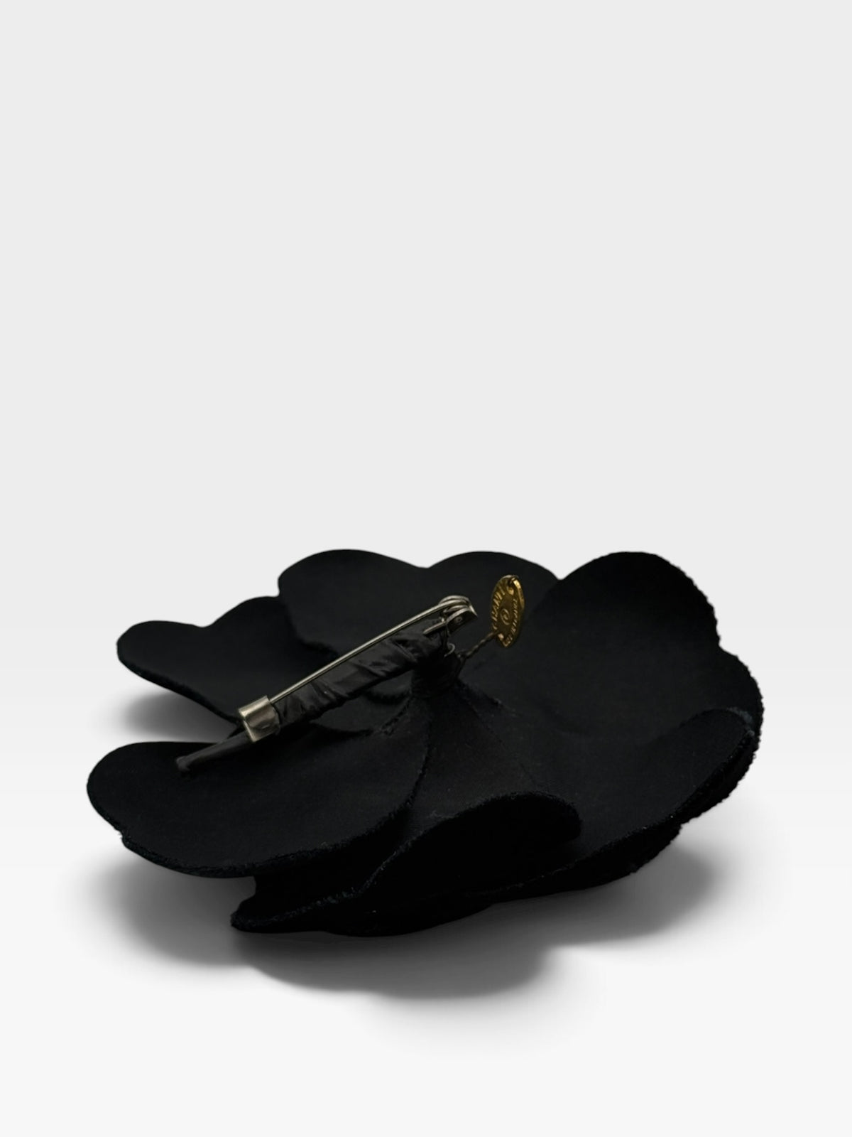 Chanel Camélia Vintage Black Velvet Brooch. 100% authentic and preloved in excellent condition