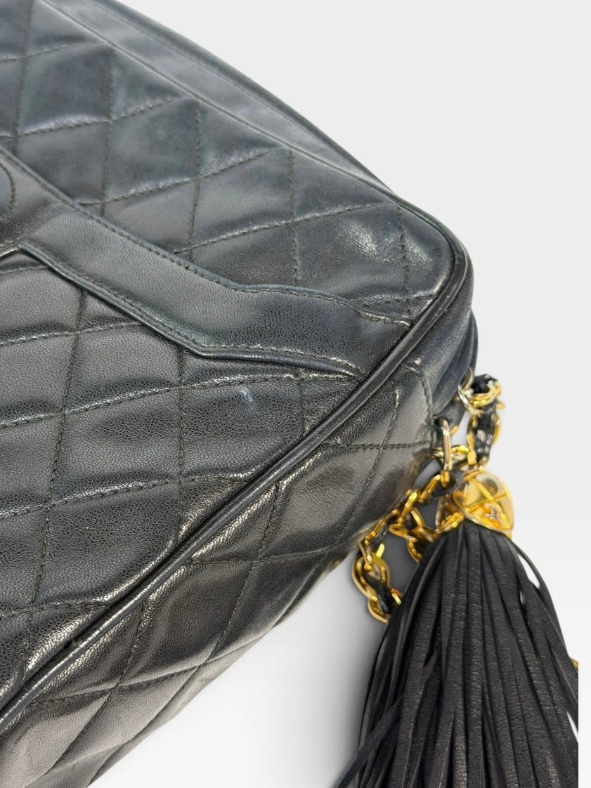 Chanel Vintage Quilted Camera Bag In Black Lambskin With 24kt Gold Hardware 100% authentic and preloved in excellent condition