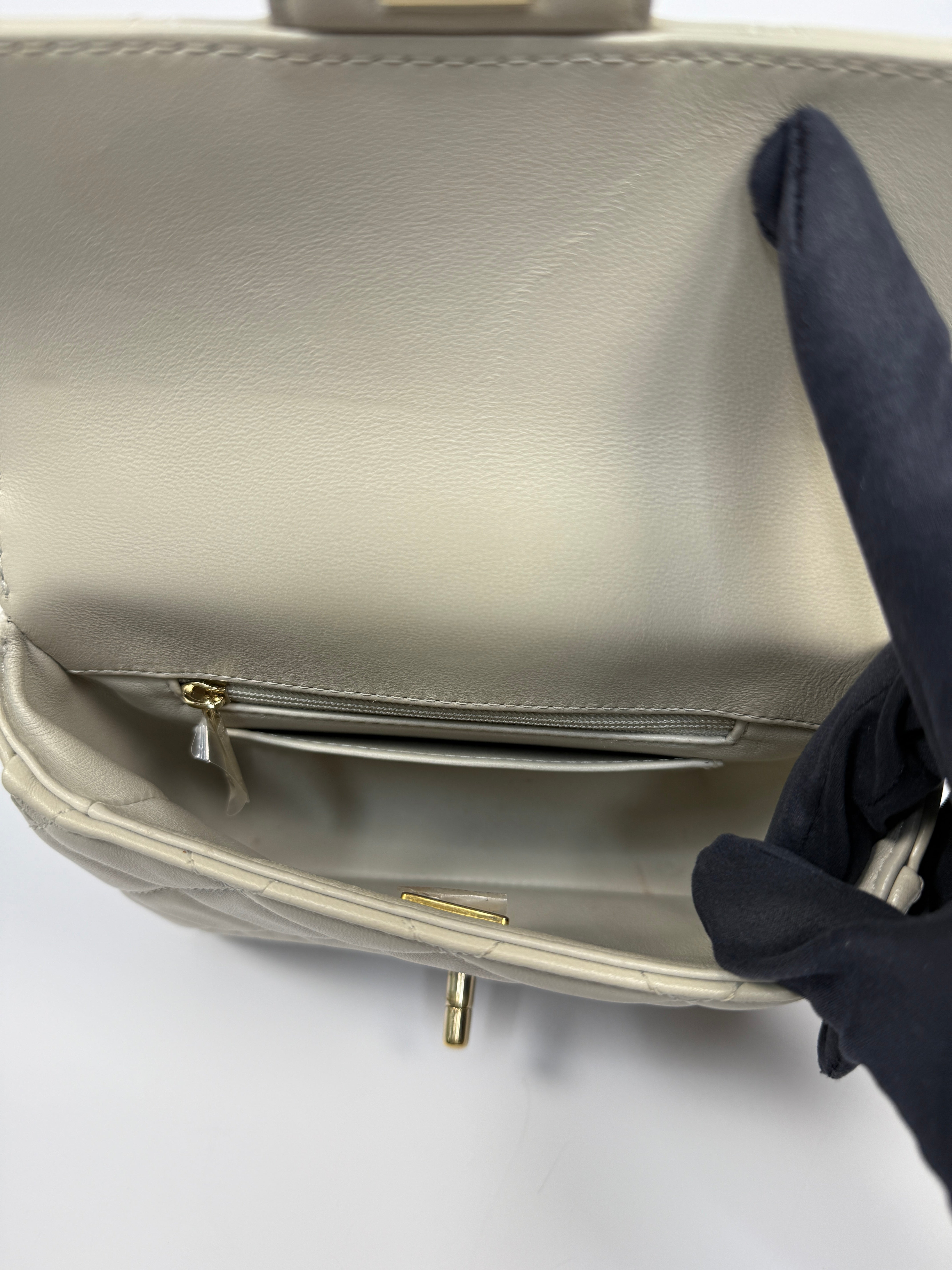 Chanel Seasonal Top Handle Flap Bag
Pre Loved & Authentic