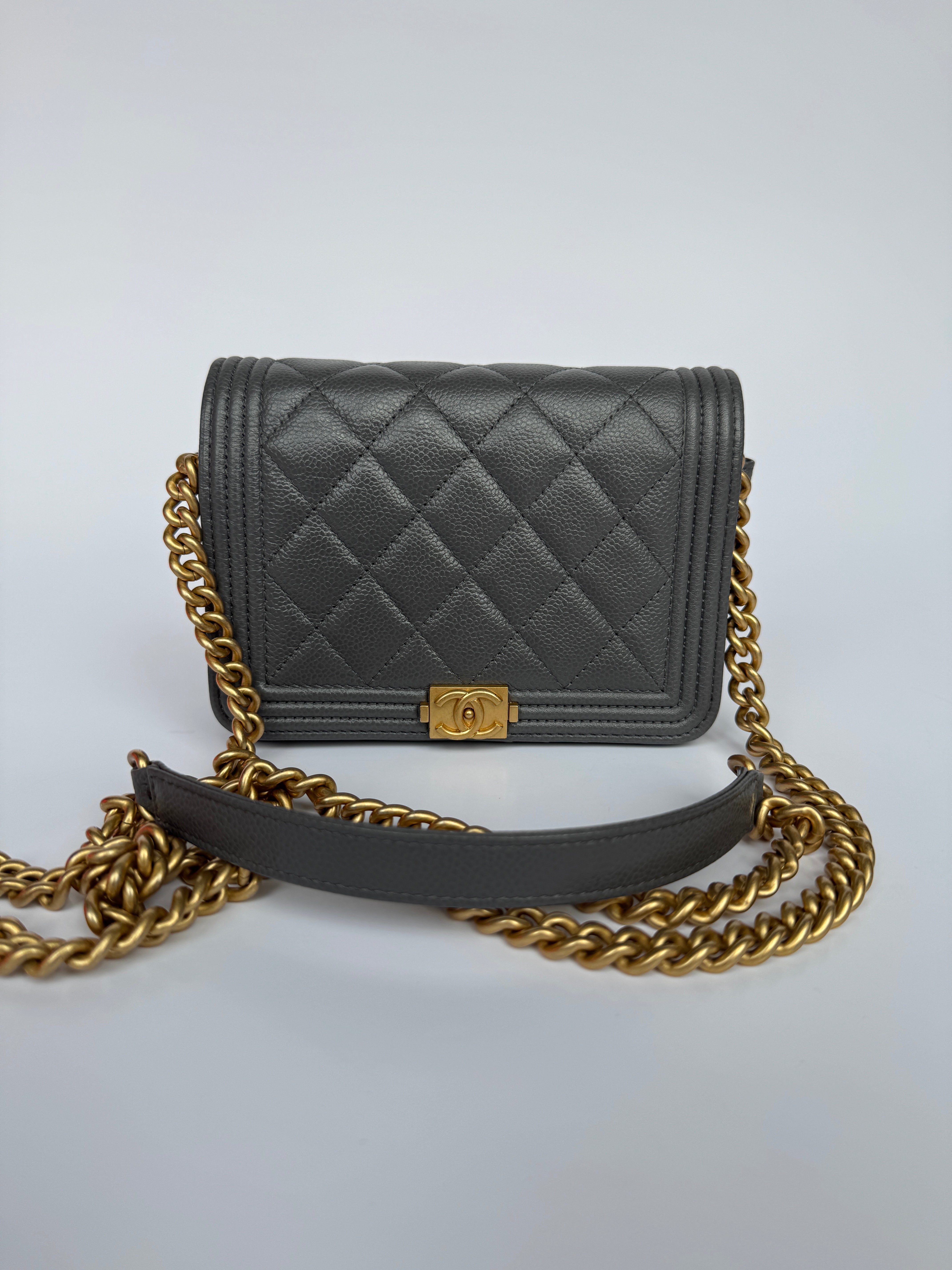 Chanel Boy Square Wallet On Chain In Grey Caviar Gold Hardware
Pre Loved & Authentic