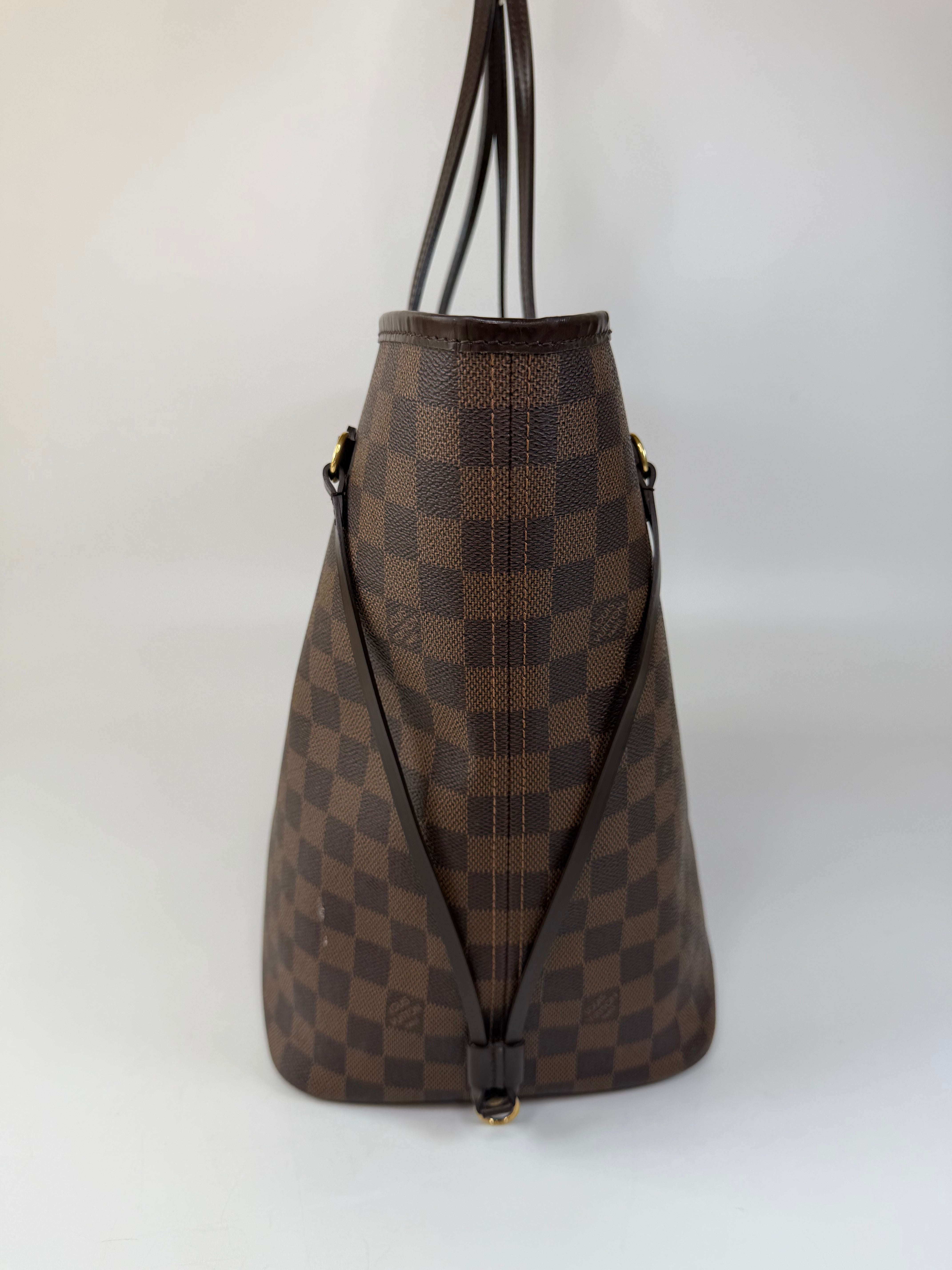 Louis Vuitton Neverfull GM Tote In Damier Ebene Canvas 100% authentic and preloved in excellent condition