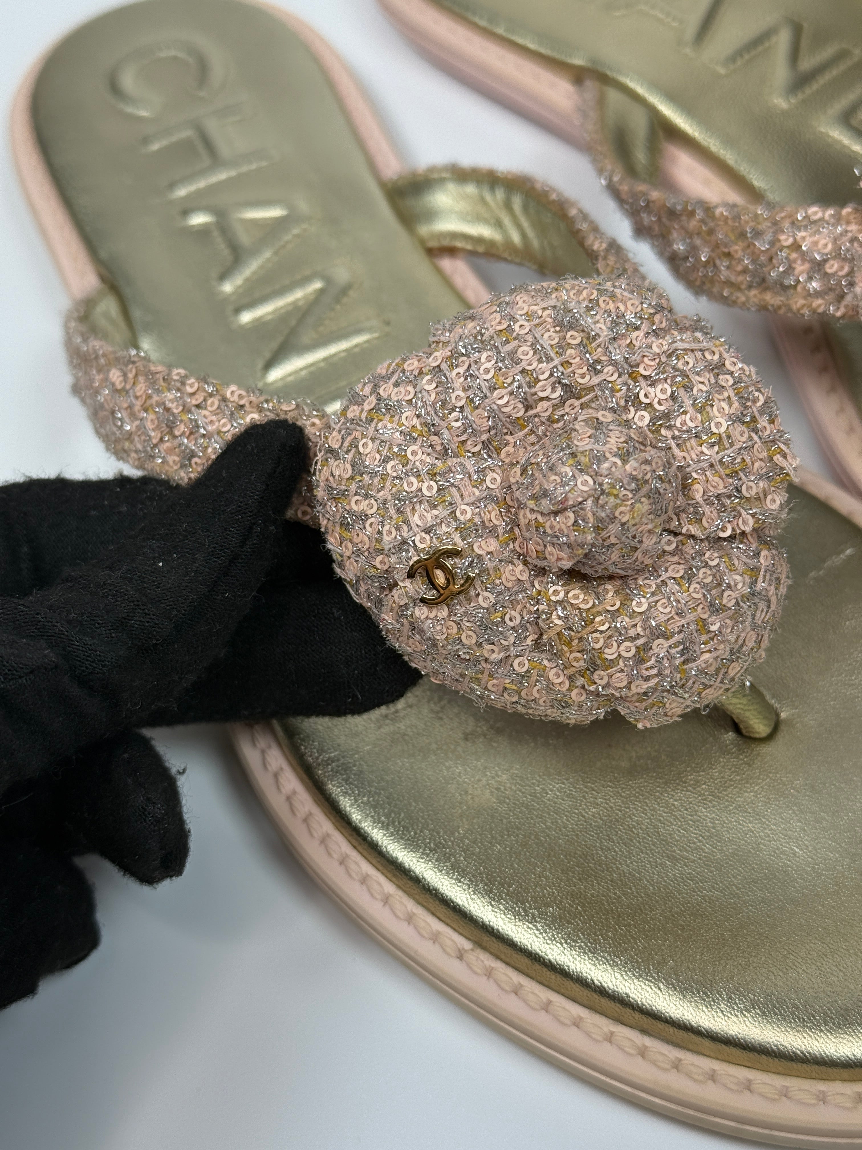 Authentic and preloved Chanel Camelia CC Thong Slides (Size 40/UK7) pink and gold tweed Good condition. 100% Authenticity guarantee.