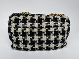 Chanel 19 Large In Houndstooth Tweed