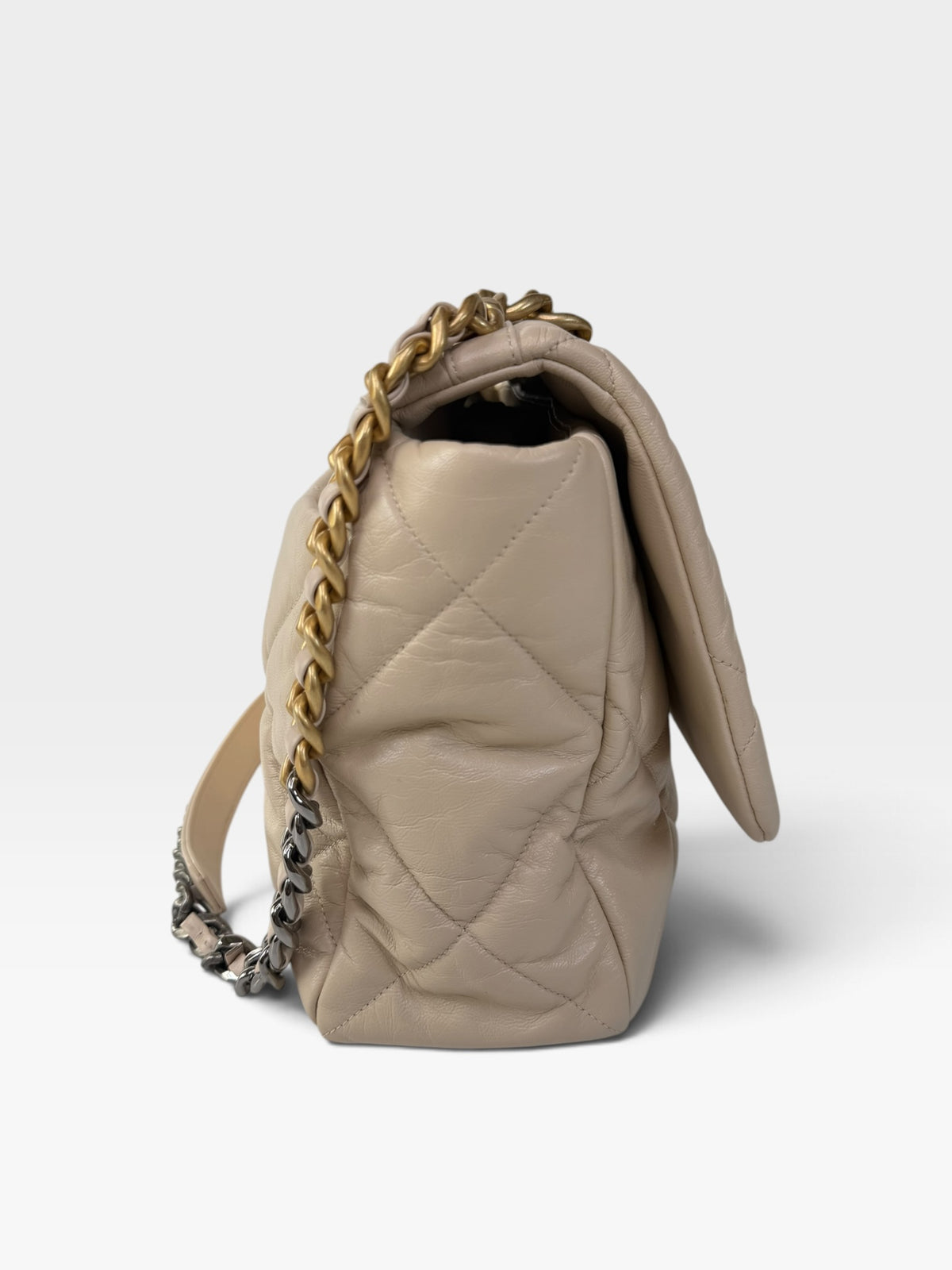 Chanel 19 Maxi In Cream Lambskin Leather With Mixed Hardware. 100% authentic and preloved in excellent condition