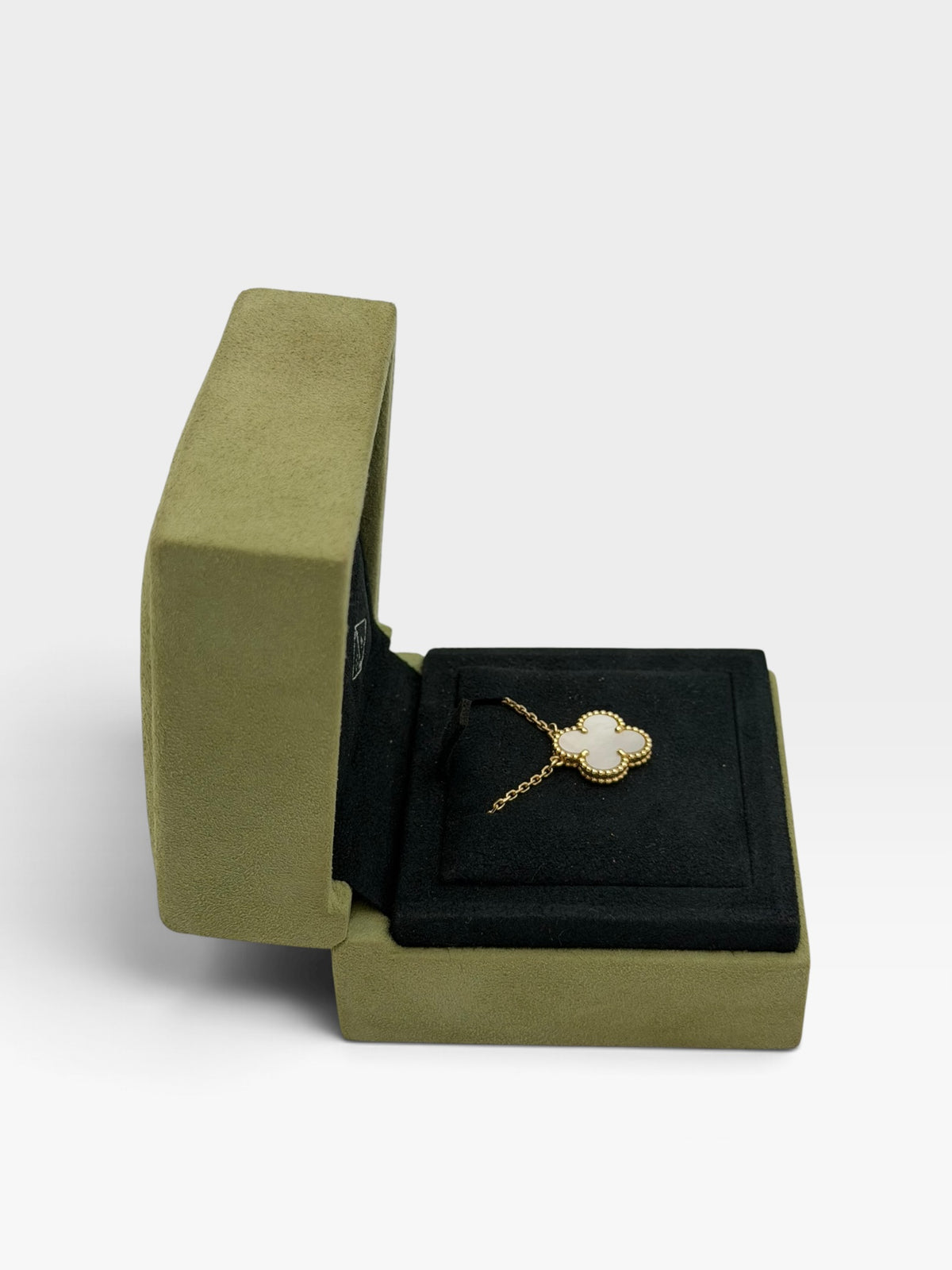 Van Cleef & Arpels Vintage Alhambra Gold & Mother-Of-Pearl Necklace Yellow Gold. 100% authentic and preloved in excellent condition