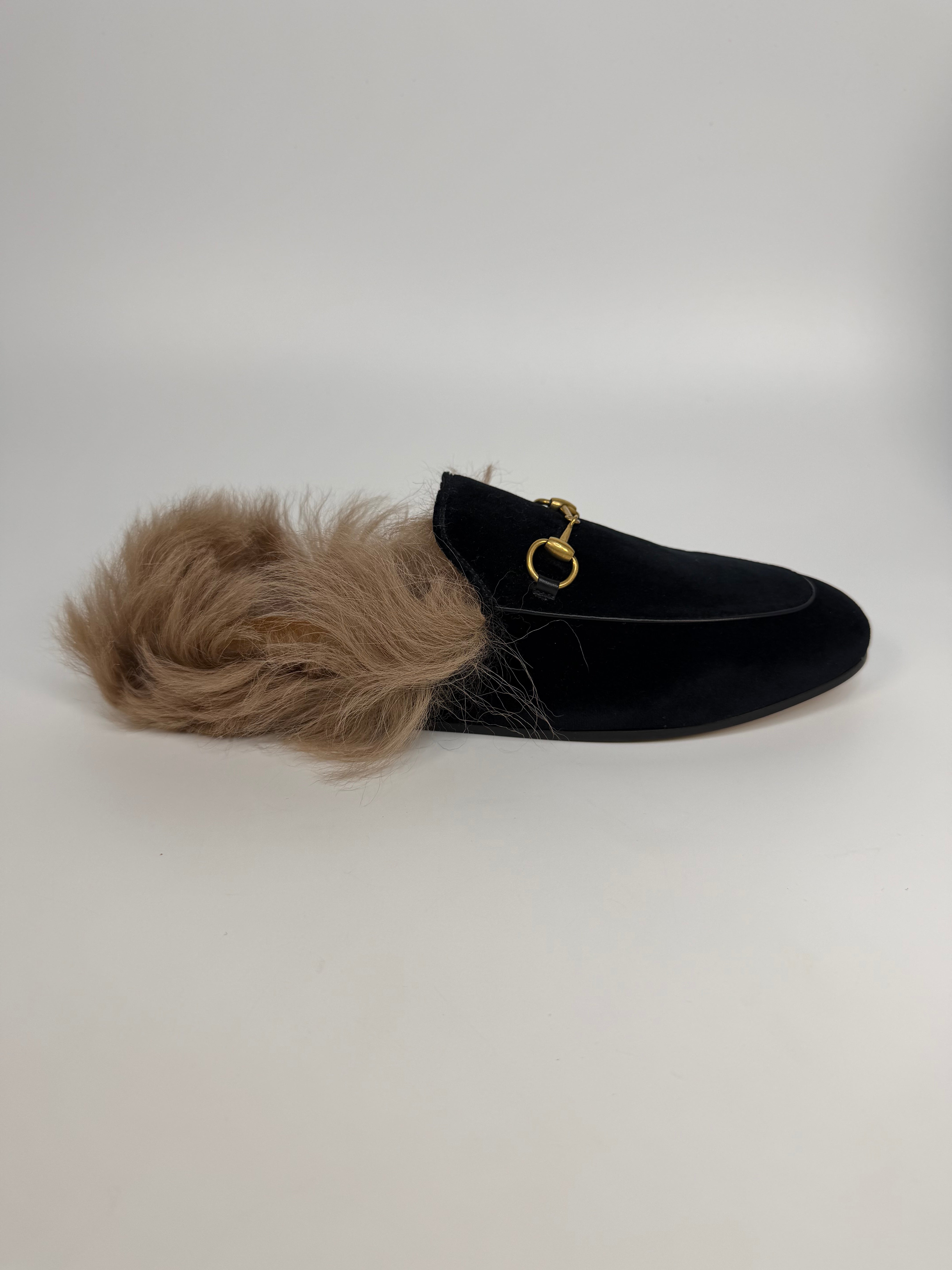 Gucci Princetown Mules In Black Velvet / Fur (Size 40 /UK 7). authentic and preloved in new/unused condition.