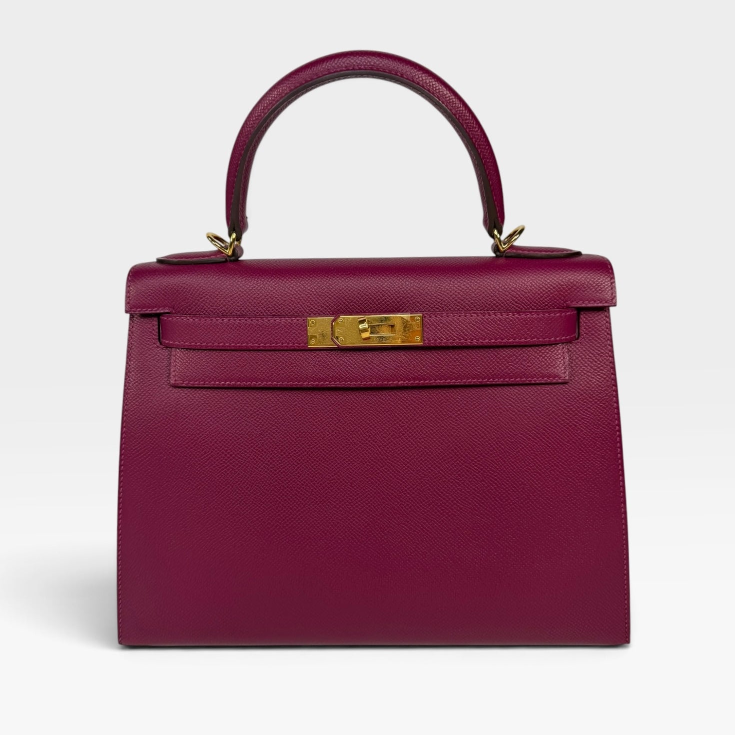 Hermès Kelly 28 In Tosca Epsom Leather With Gold Hardware 100% authentic and preloved in excellent condition