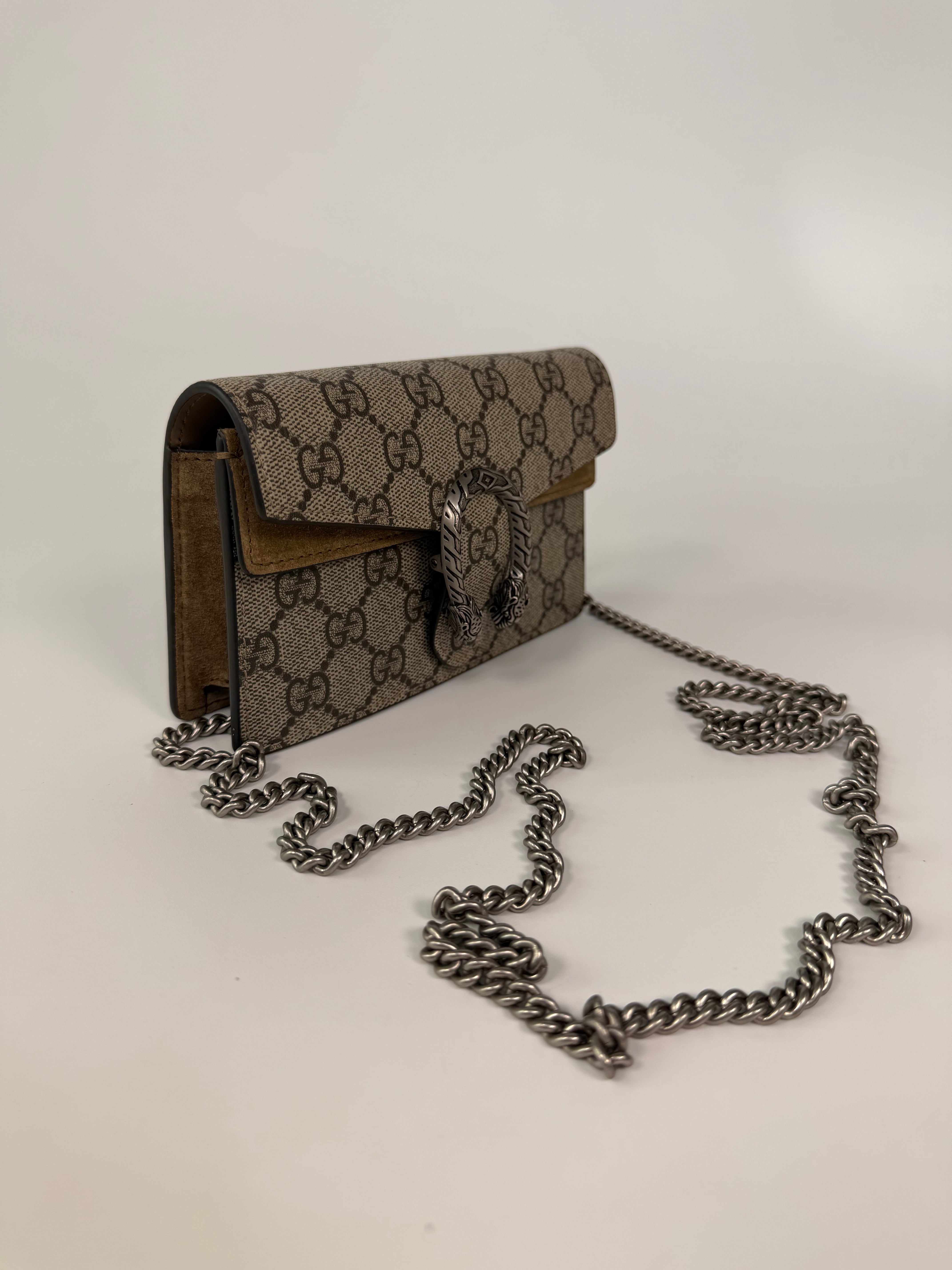 Gucci Super Mini GG Dionysus Canvas Wallet On Chain. Authentic an d preloved in excellent condition. Verified by Luxe Cheshire. 100% guarantee