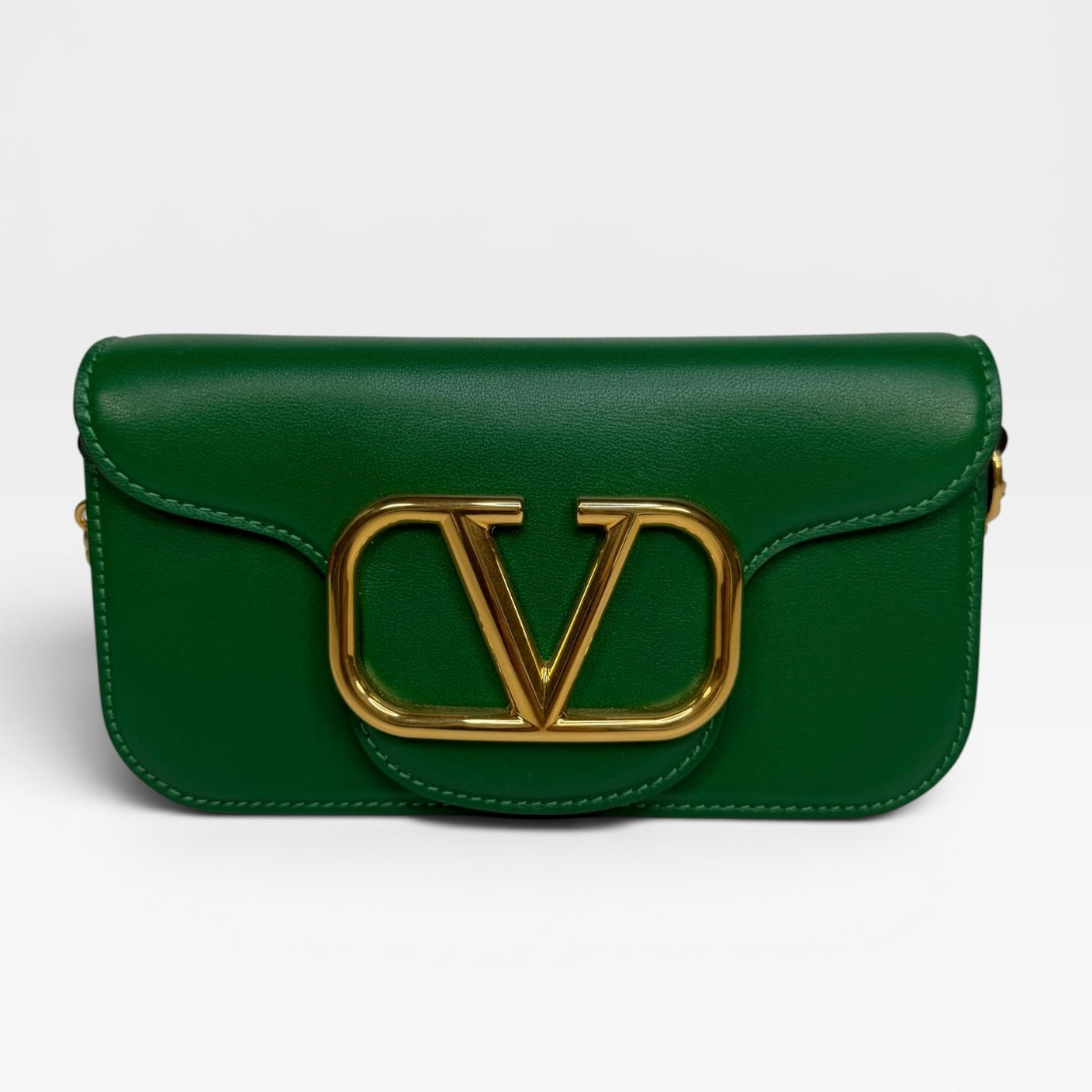 Valentino Garavani Locò Small Shoulder Bag In Green Leather With Gold Hardware. Authentic and preloved in excellent condition