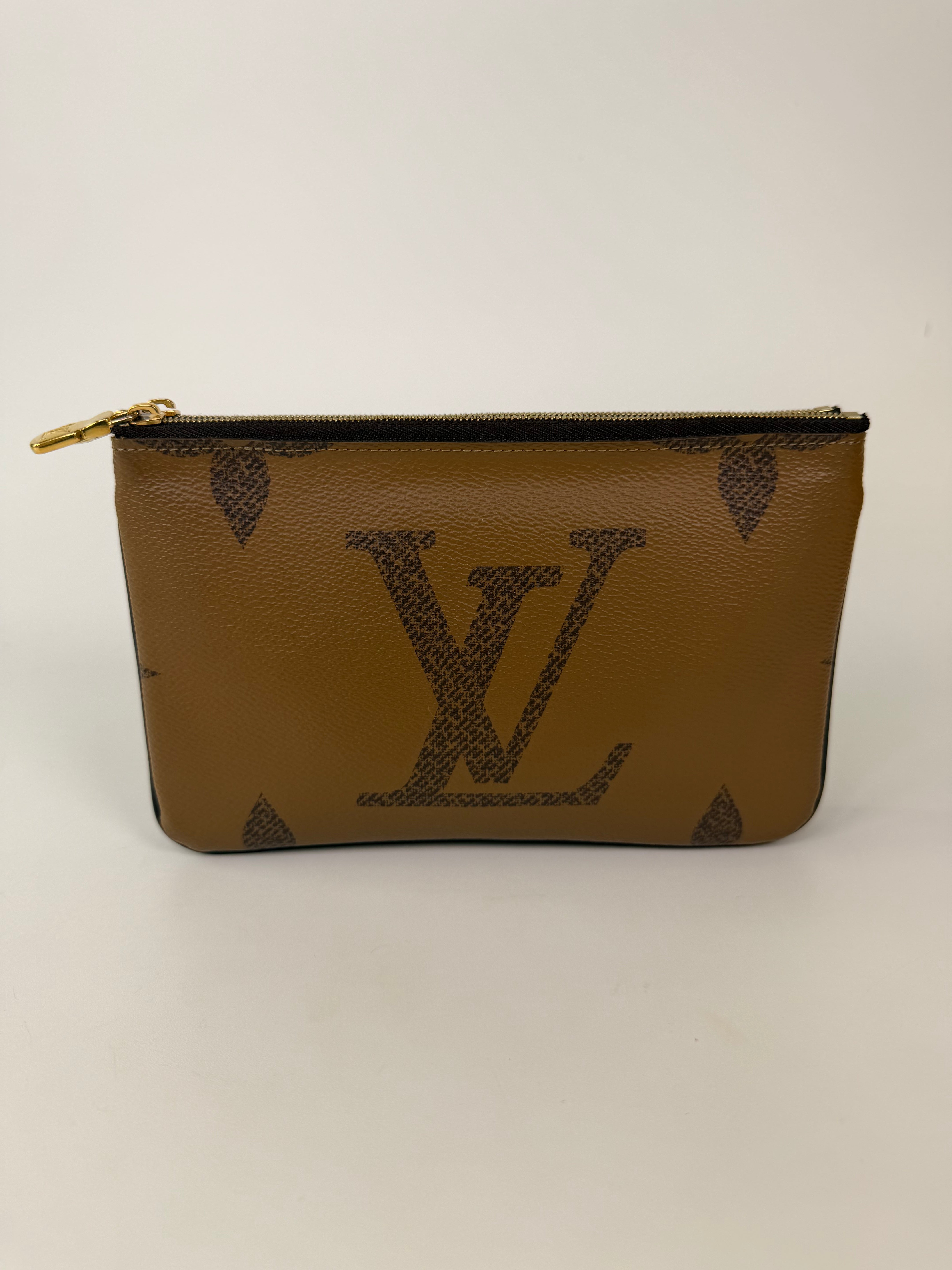 Louis Vuitton Double Zip Pochette In Monogram Canvas in excellent condition 100% authentic and preloved