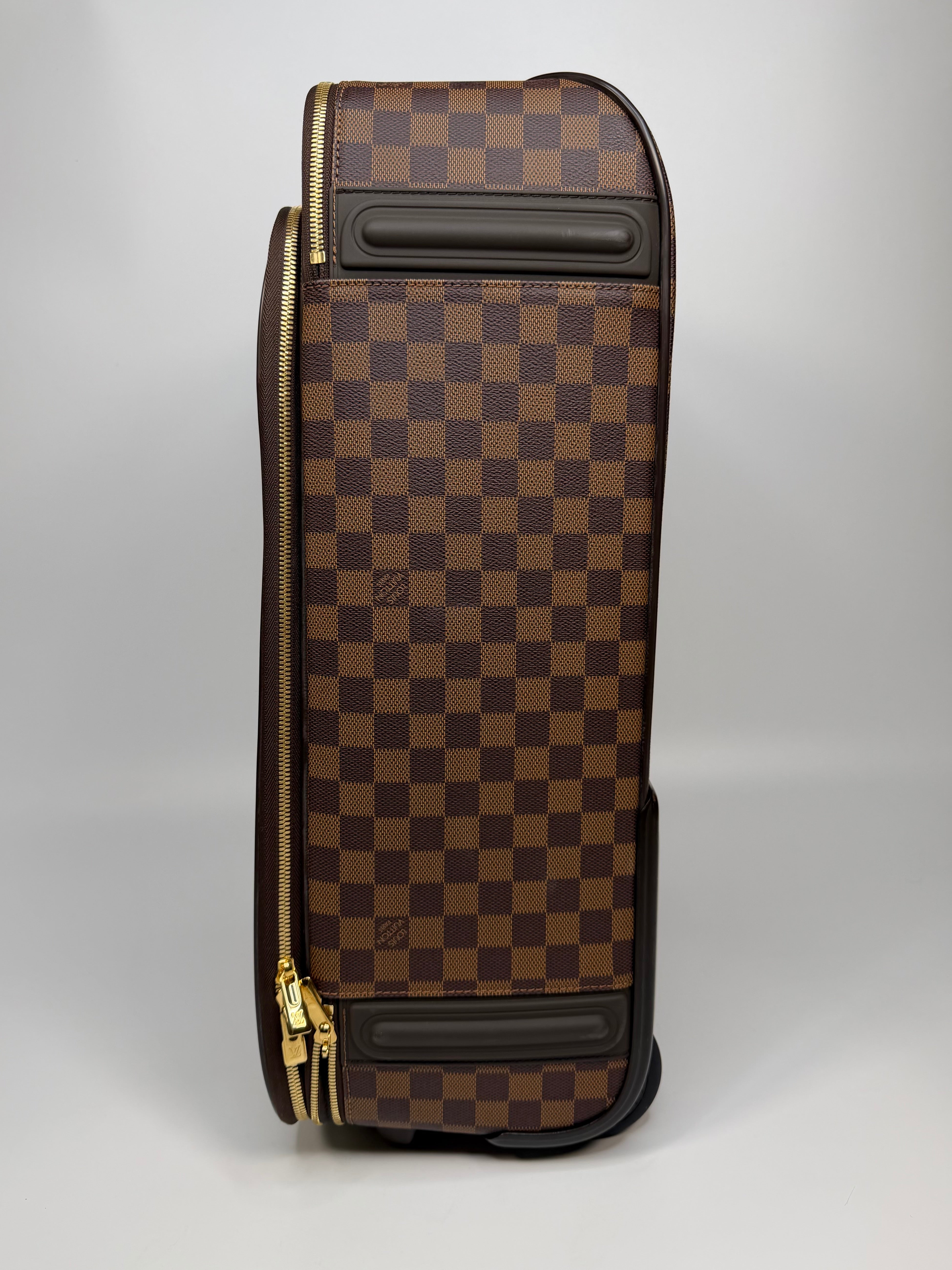 Louis Vuitton Pégase Suitcase In Damier Ebene With Gold Hardware. Authentic and preloved in excellent condition.