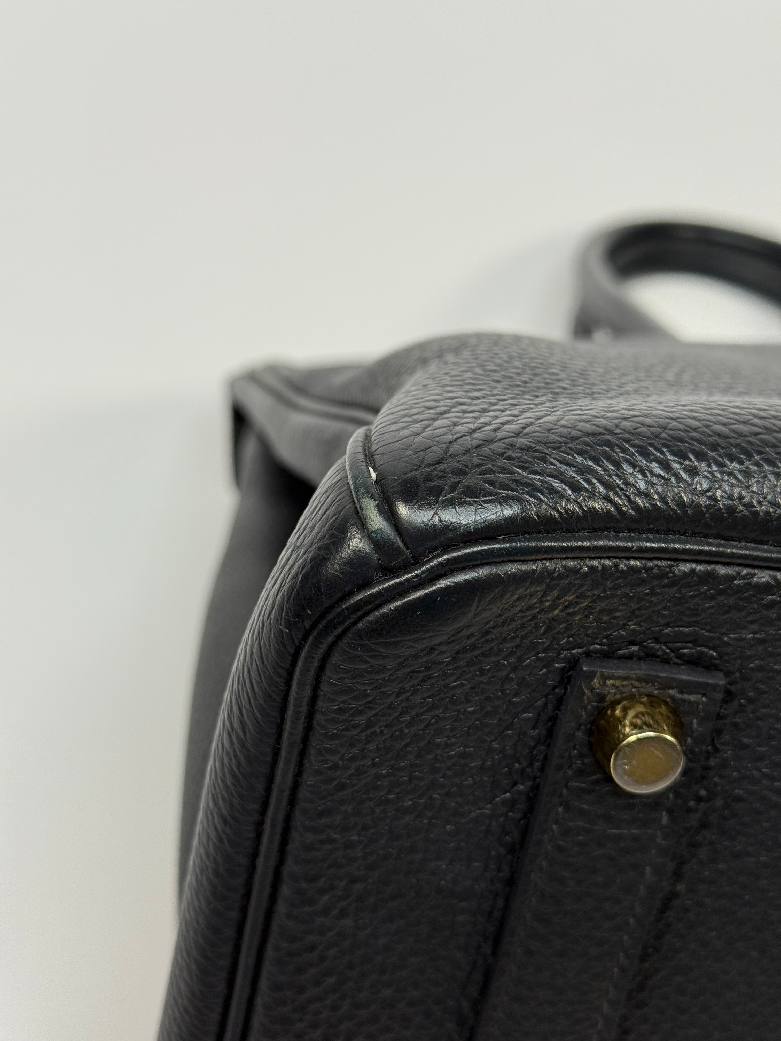 Hermès Birkin 35 Black Togo Leather With Gold Hardware. Authentic and preloved. Very Good Condition.