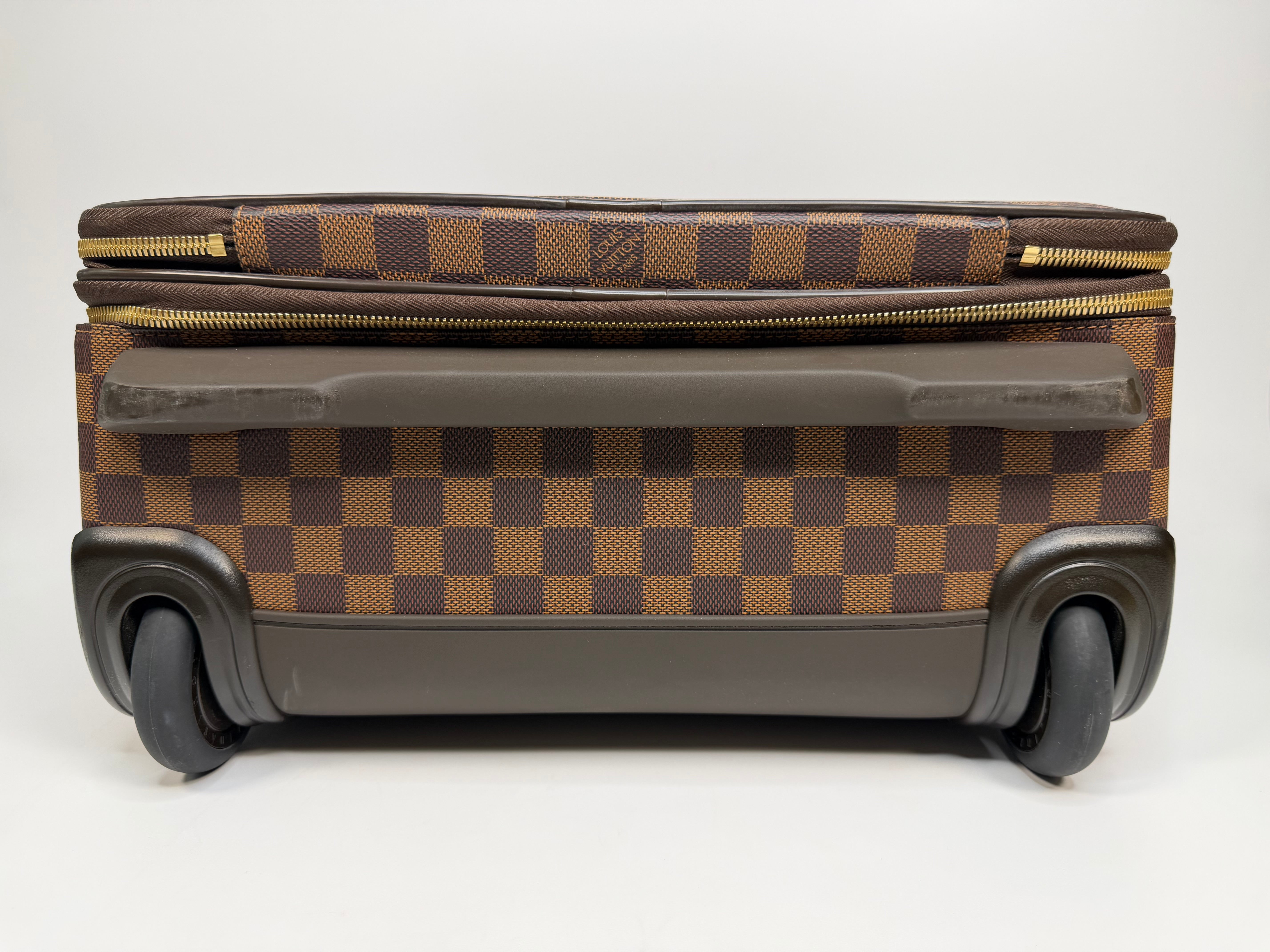 Louis Vuitton Pégase Suitcase In Damier Ebene With Gold Hardware. Authentic and preloved in excellent condition.