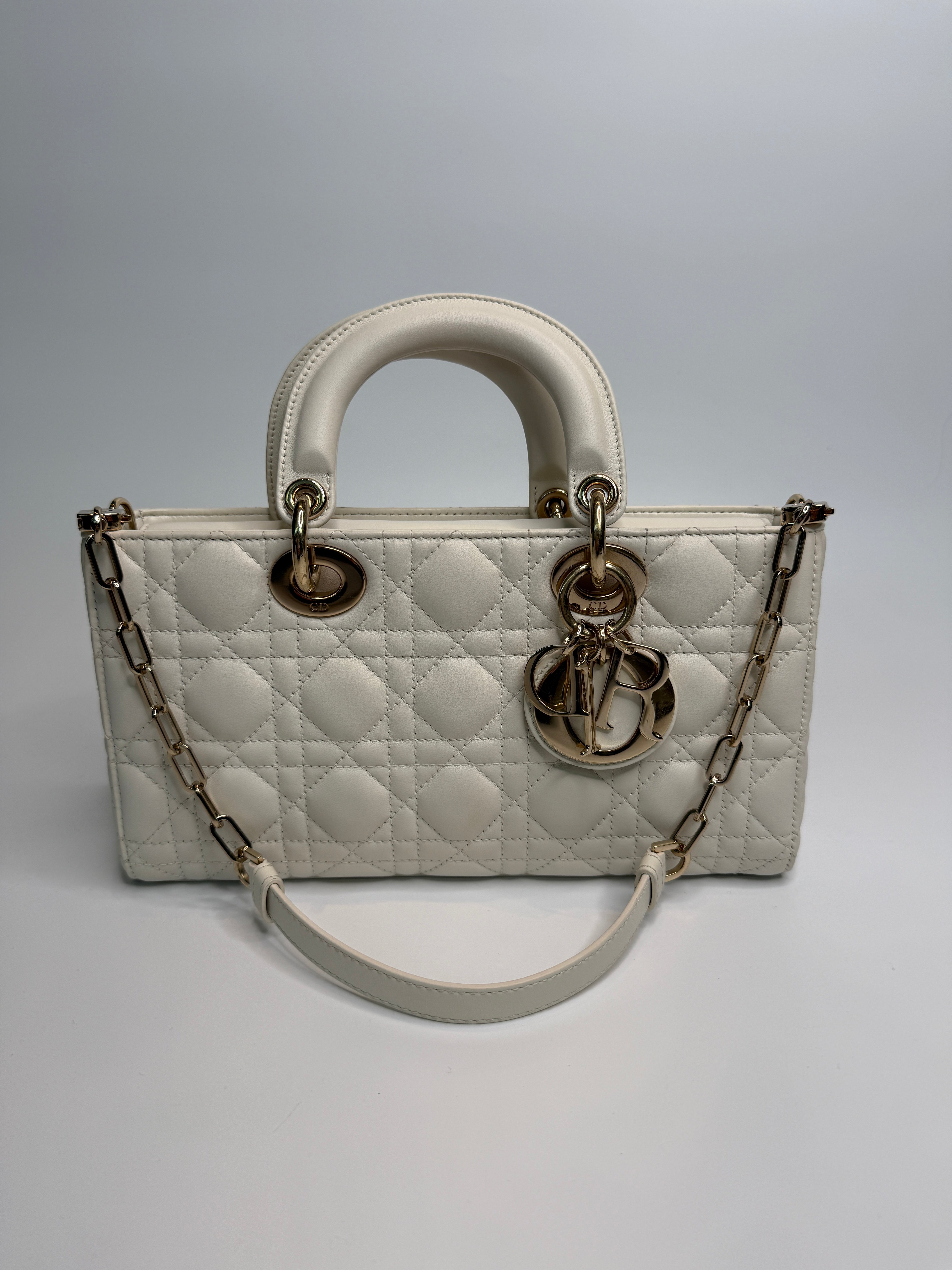 Christian Dior Medium D-Joy Bag White Leather With Pale Gold Hardware In Excellent condition. 100% Authenticity Guarantee
