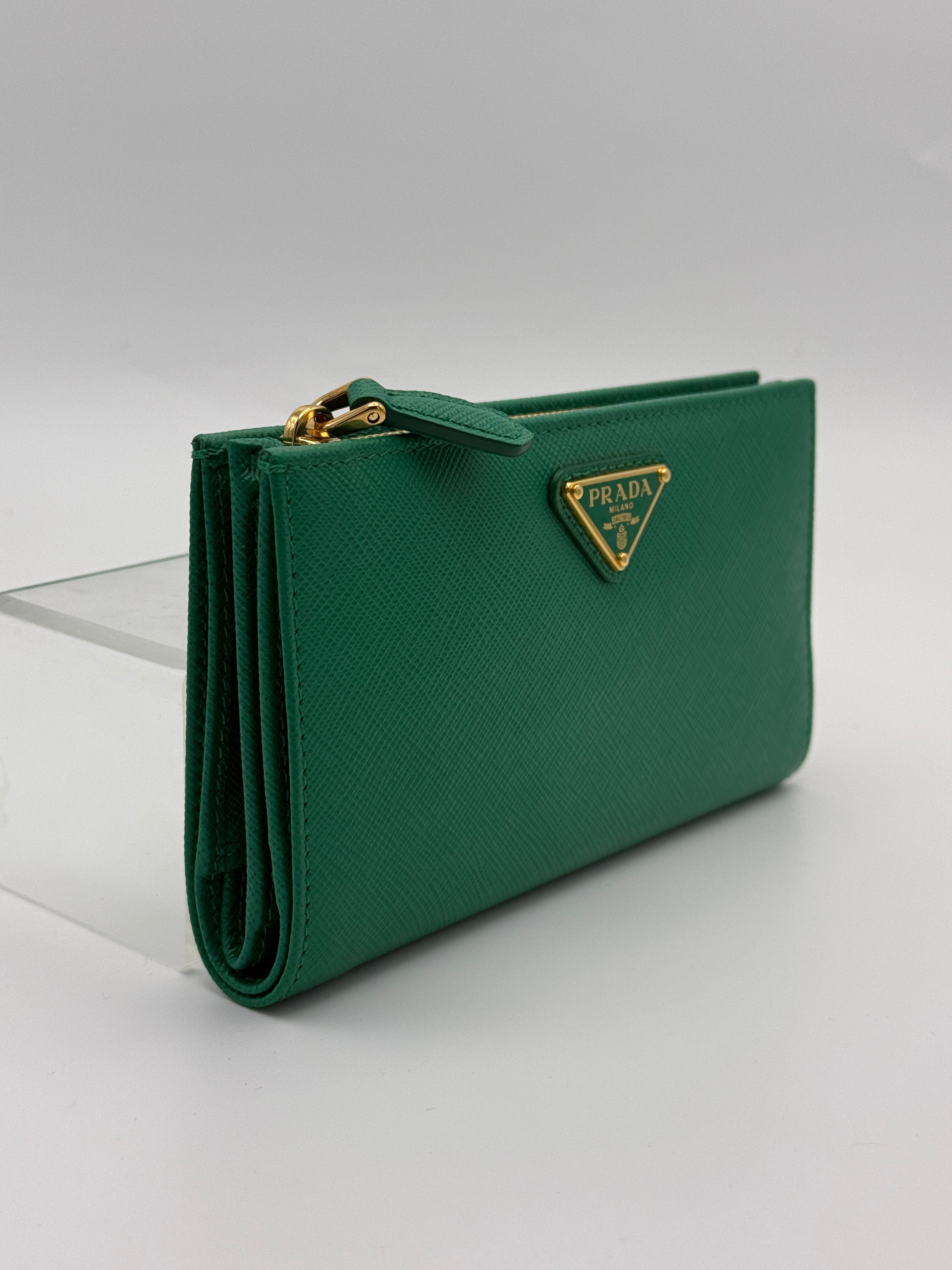 Prada Large Wallet In Green Saffiano Leather