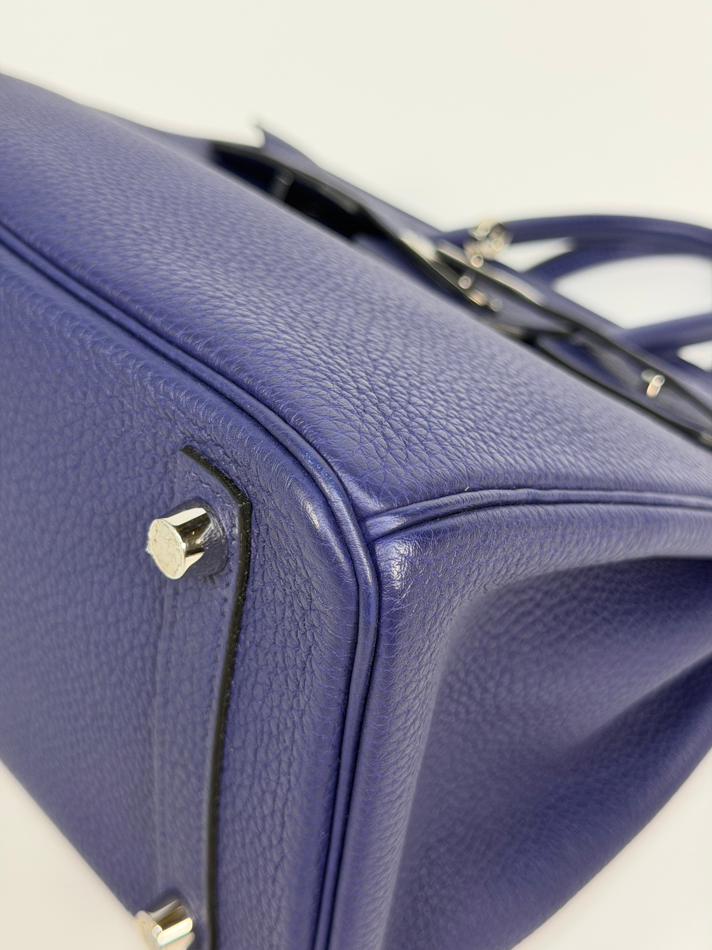 Hermès Birkin 25 In Blue Sapphire Togo With Palladium Hardware. Authentic and preloved in excellent condition