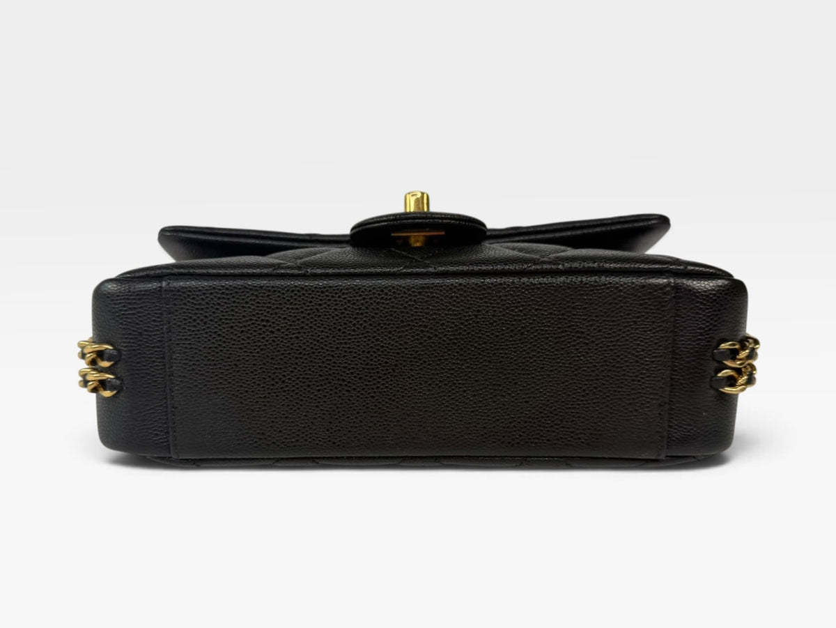 Chanel Seasonal Flap Bag In Black Lambskin Leather With Gold Hardware. 100% authentic and preloved in excellent condition