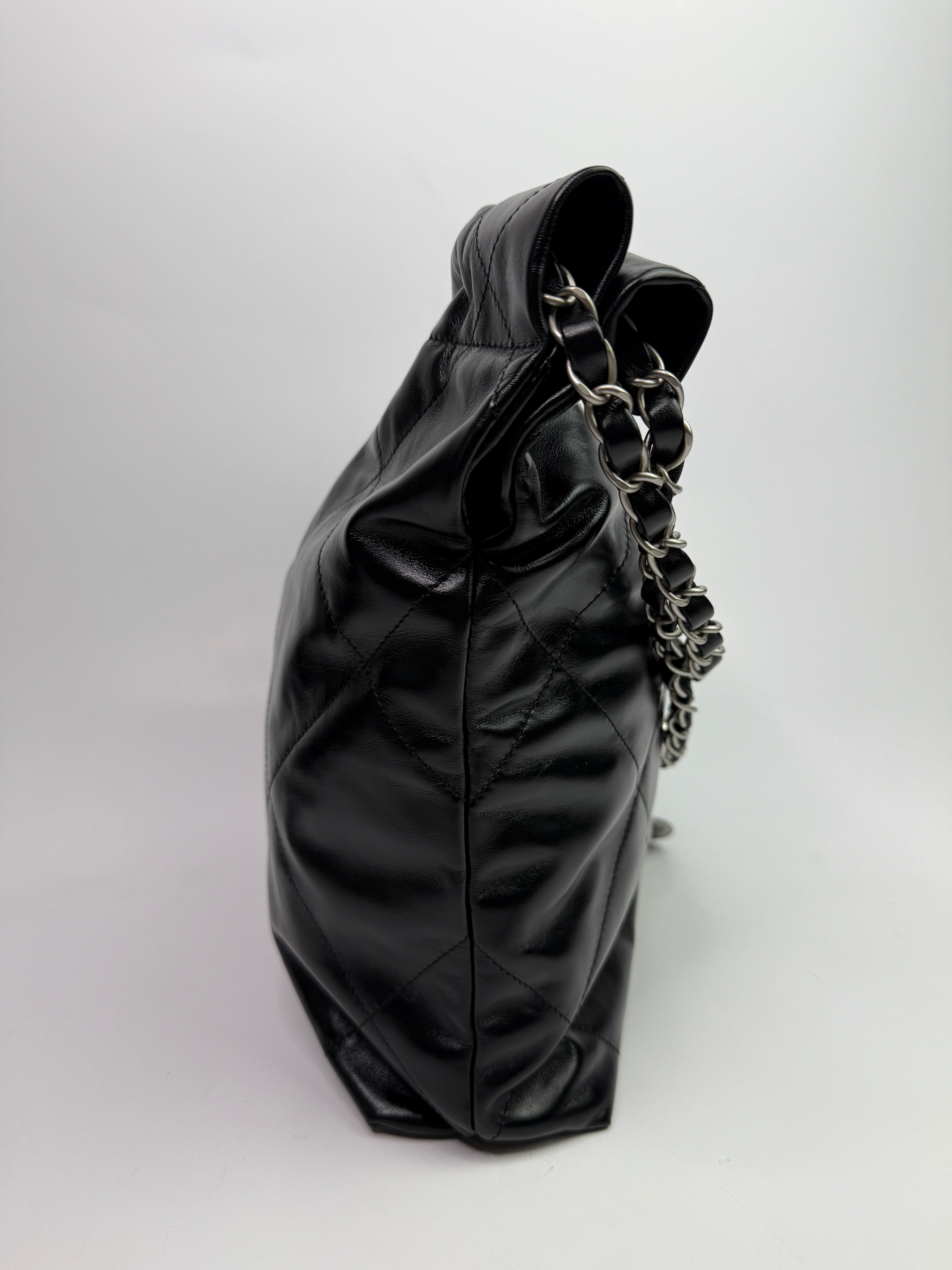 Chanel 22 Handbag In Black Calfskin Leather With SHW