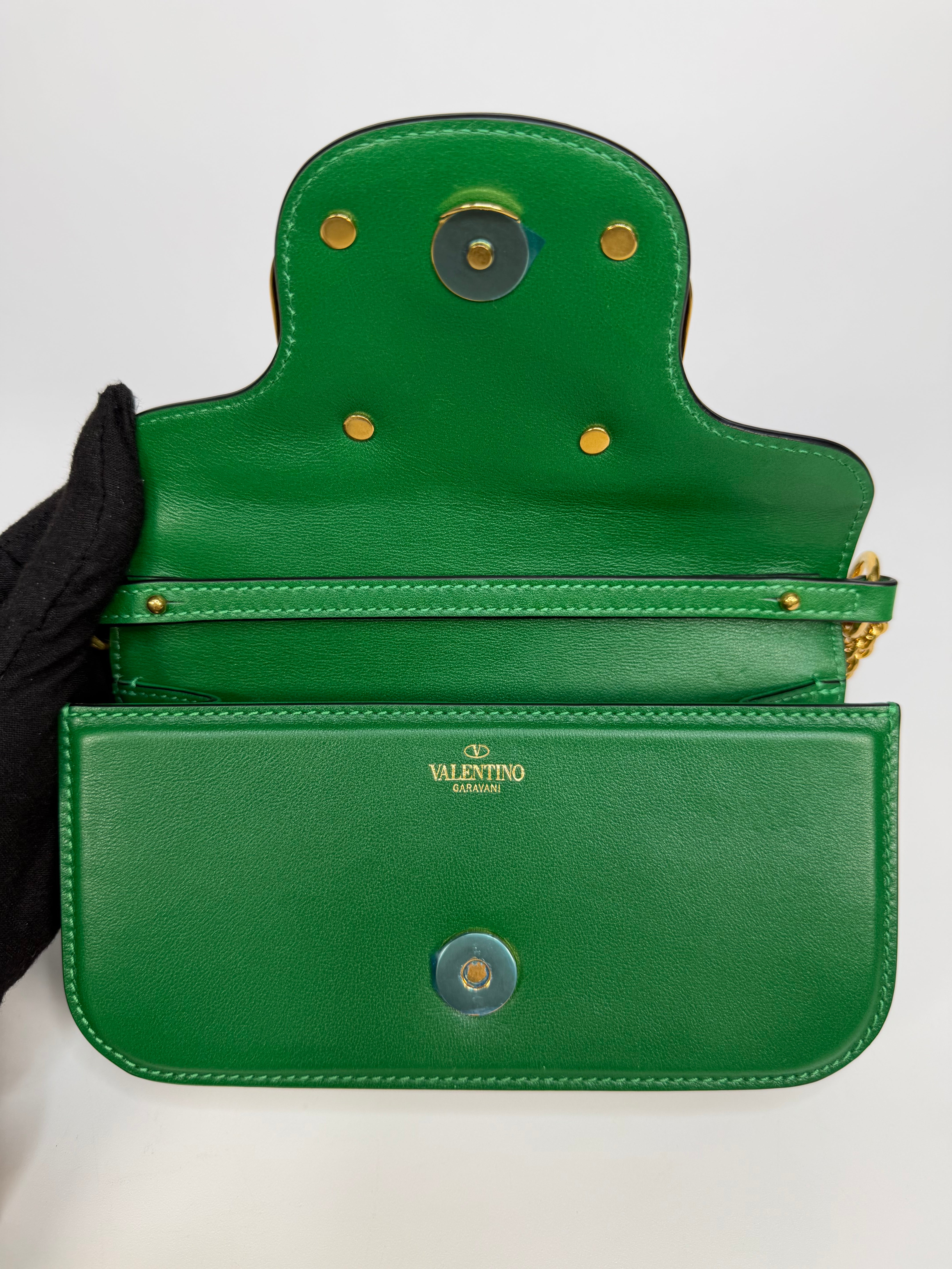 Valentino Garavani Locò Small Shoulder Bag In Green Leather With Gold Hardware. Authentic and preloved in excellent condition