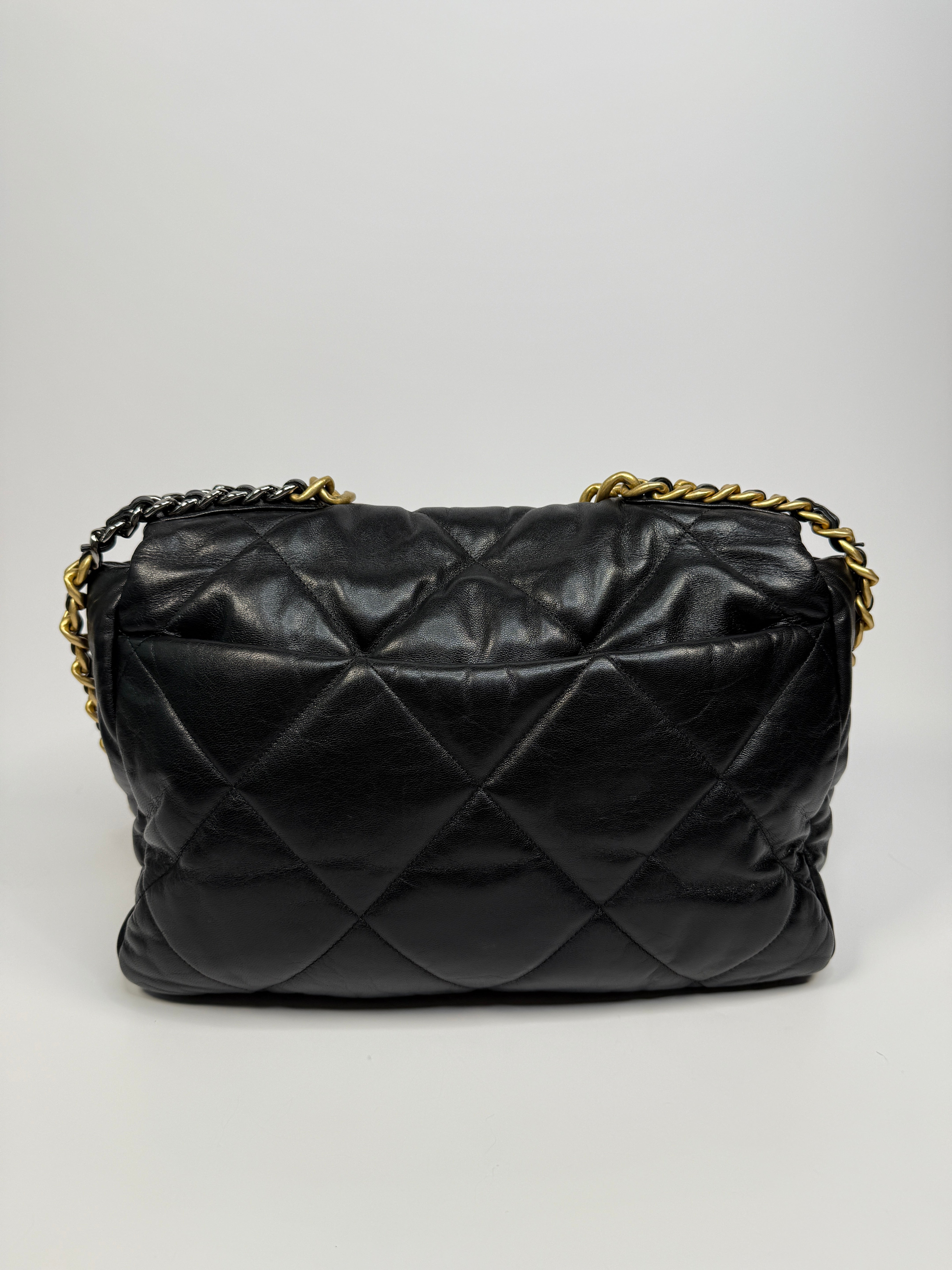 Chanel 19 Maxi Flap Bag
Pre Loved & Authentic