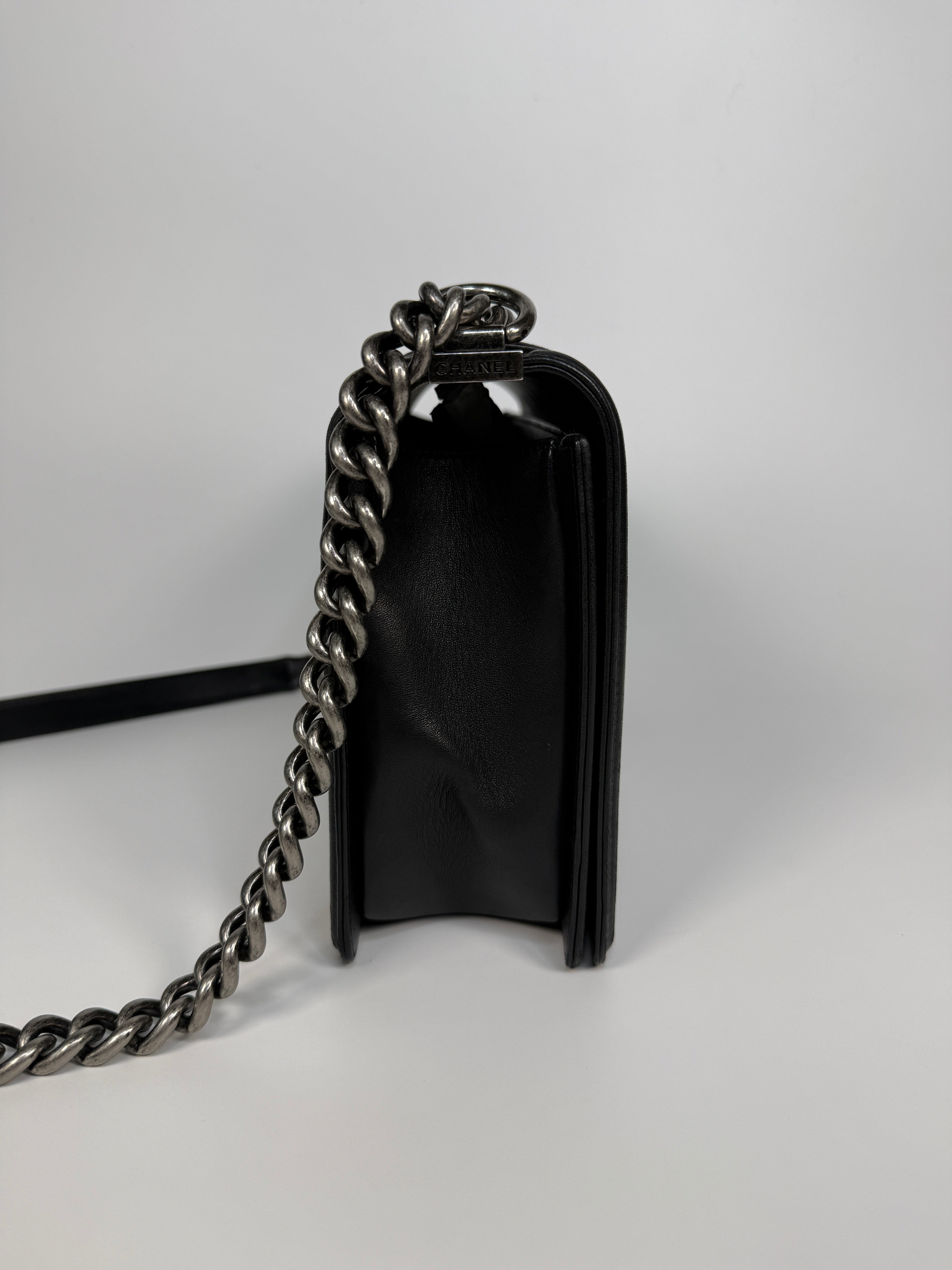Chanel Black Lambskin Leather Large Boy Bag With Ruthenium In Excellent Condition. 100% Authenticity Guarantee