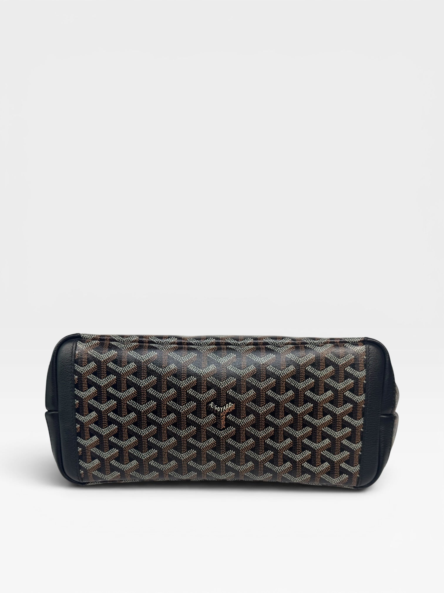 Goyard Artois PM Bag In Black Monogram. Authentic and preloved in very good condition. 100% guarantee