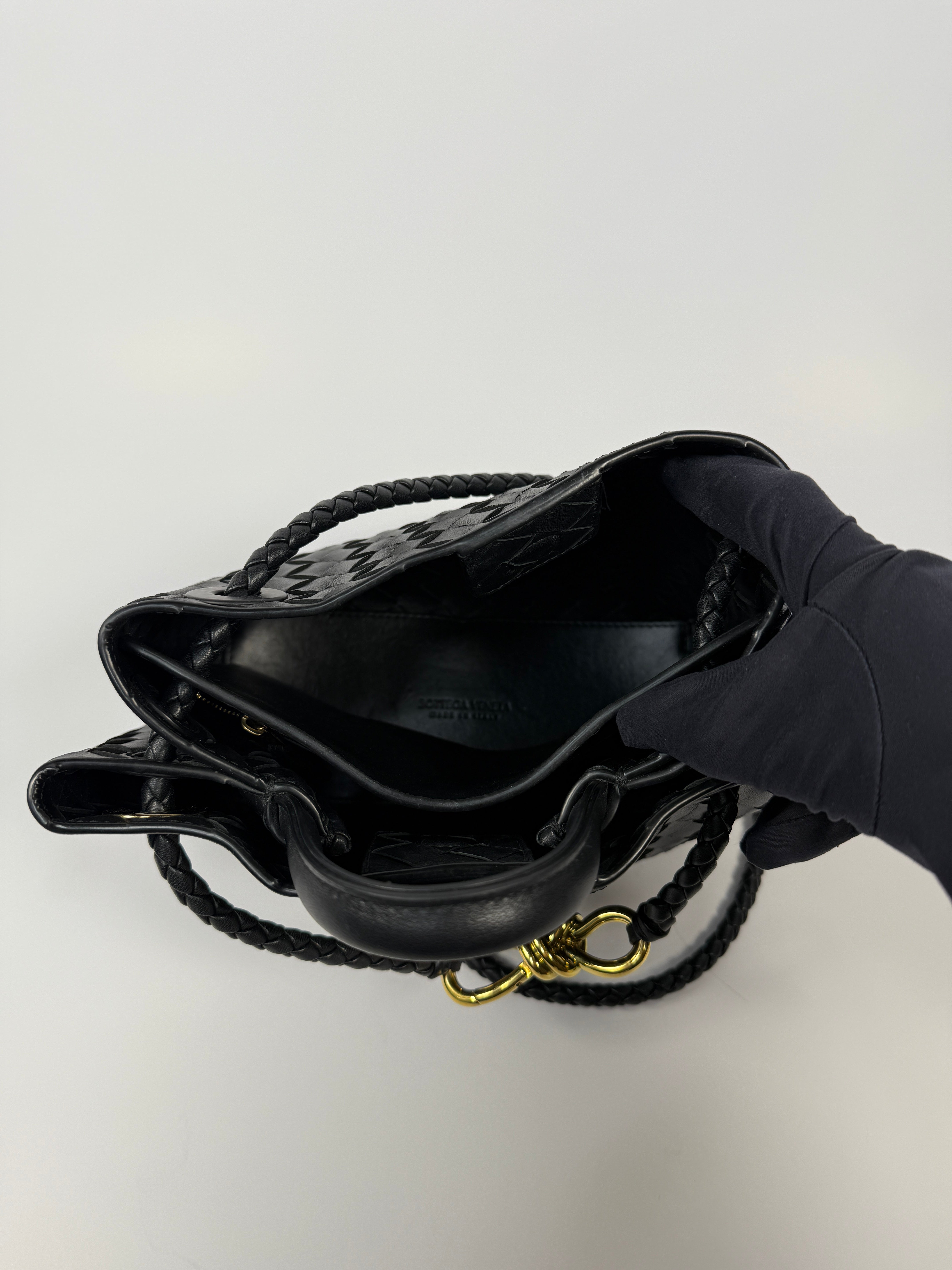 Bottega Veneta Small Andiamo Tote Bag In Black leather With Gold Hardware. Excellent condition. Authentic and preloved.