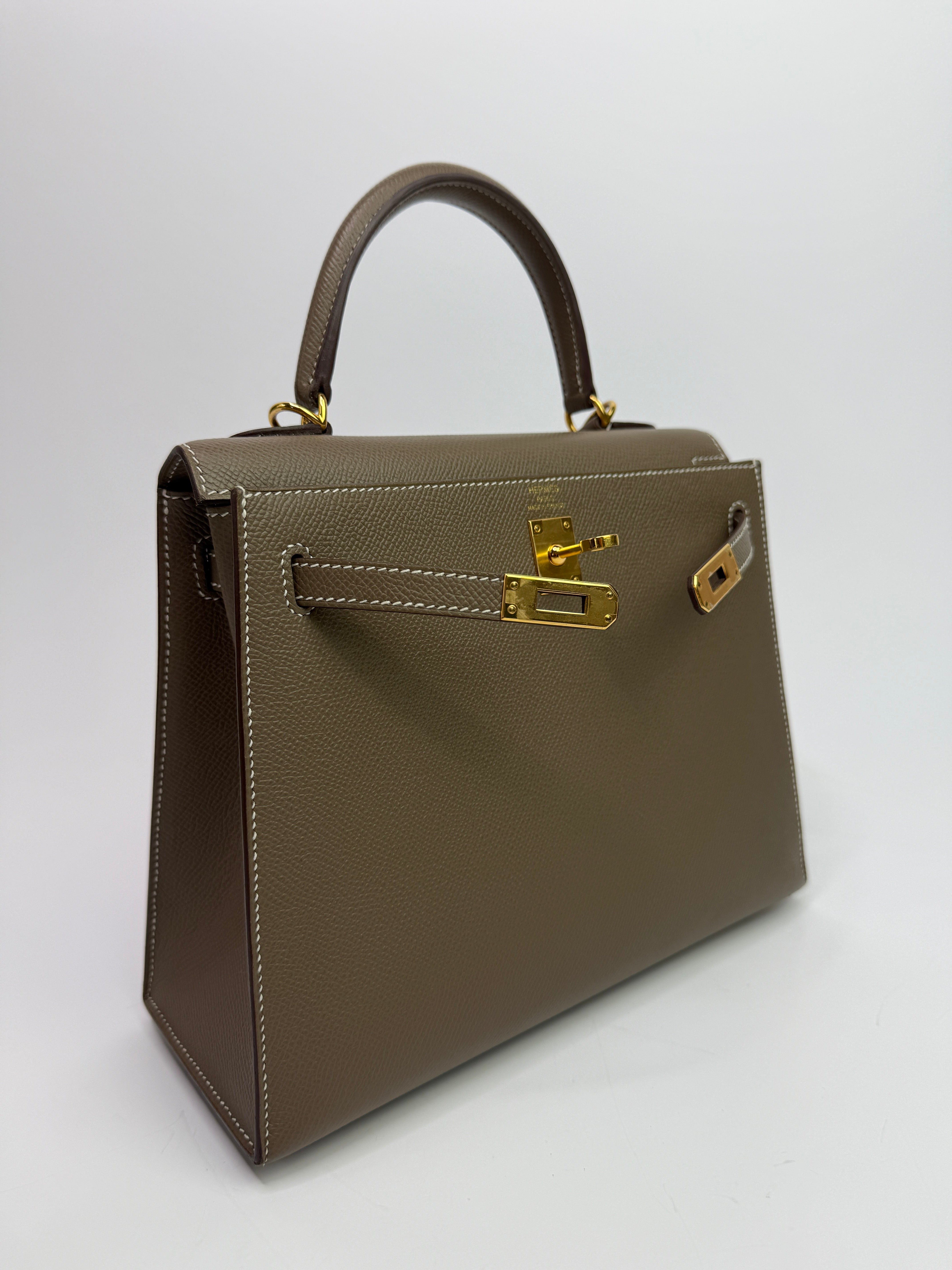 Authentic Pre Loved Hermès Kelly 25 Sellier In Etoupe Epsom Leather With Gold Hardware Excellent Condition