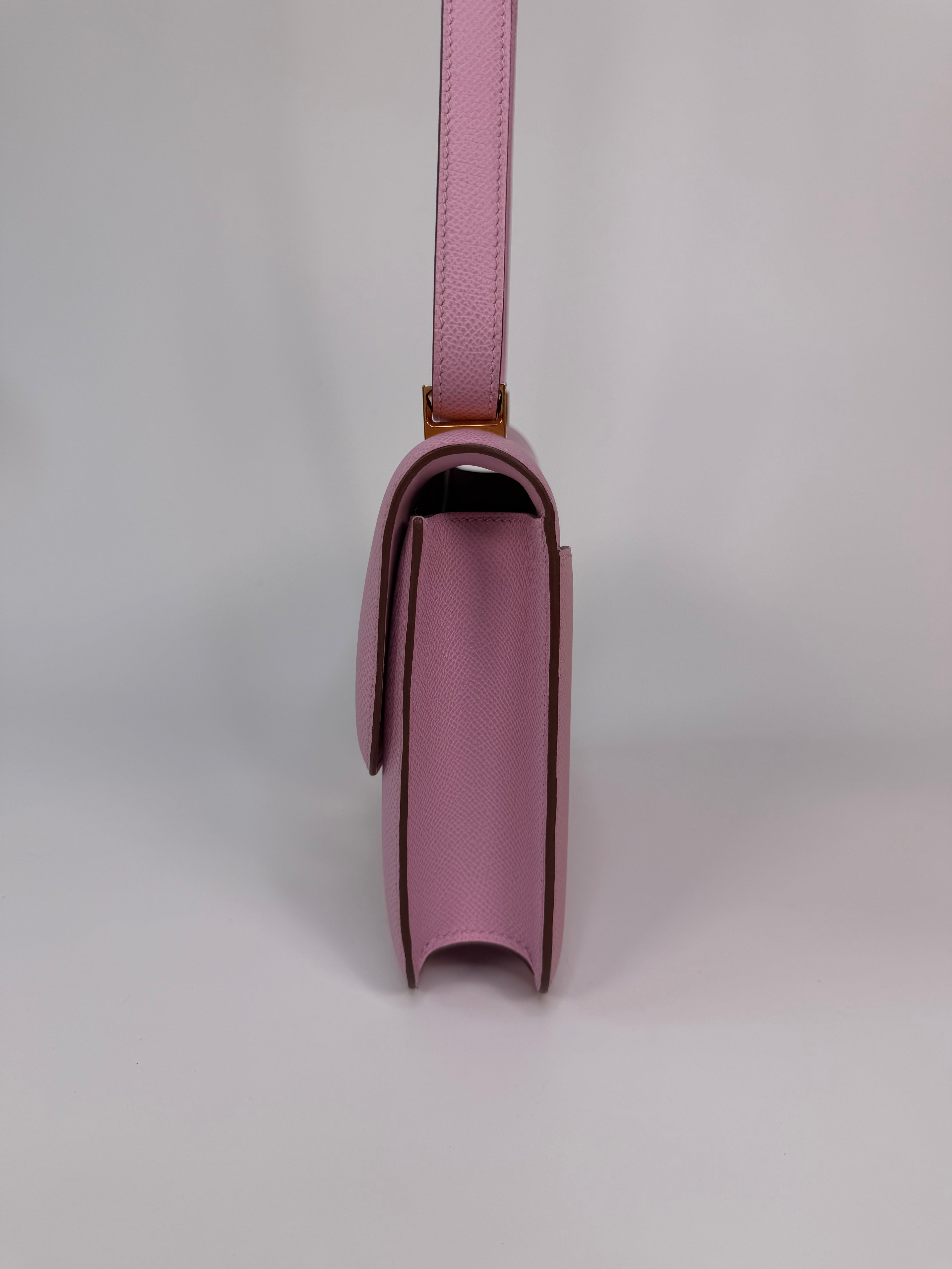 Hermès Constance 22 In Mauve Sylvester Epsom Leather With Rose Gold Hardware. Authentic and preloved in excellent condition. 100% guarantee.