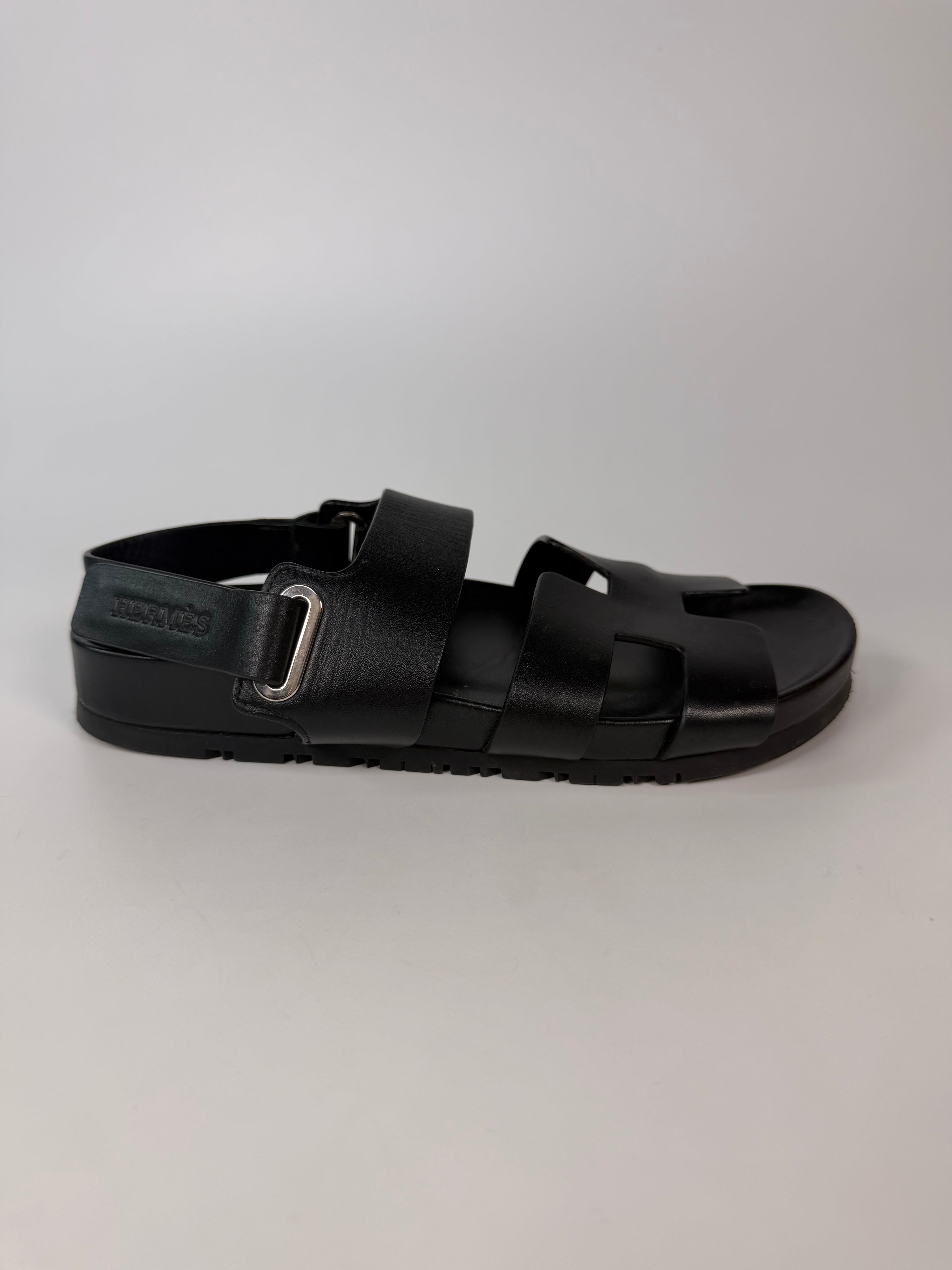 Hermès Genius Sandals In Black (Size 37/UK4) in very good condition 100% authentic and preloved