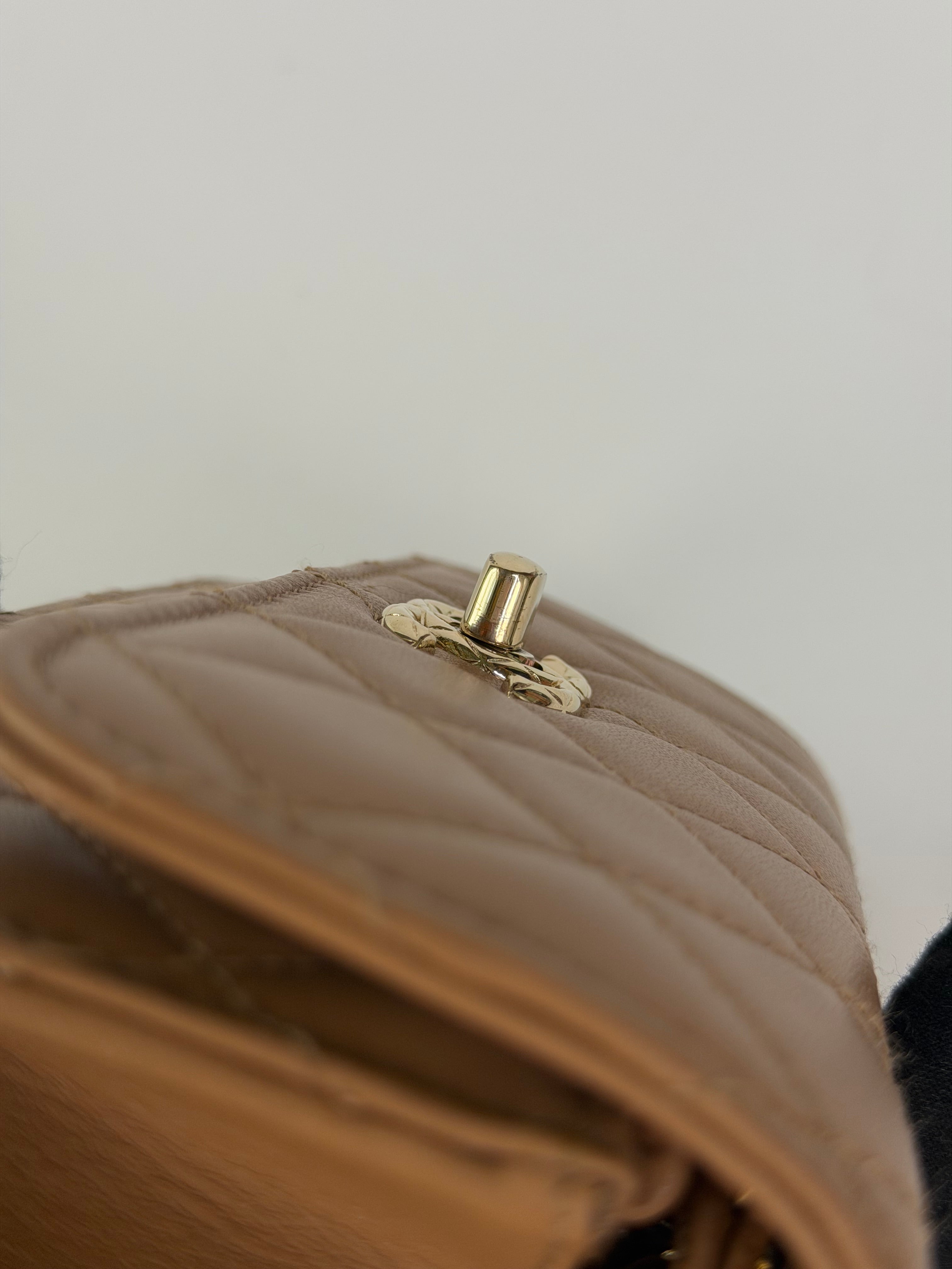 Chanel Trendy Wallet On Chain In Beige Lambskin With Gold Hardware. Authentic and preloved in excellent condition. 100% guarantee