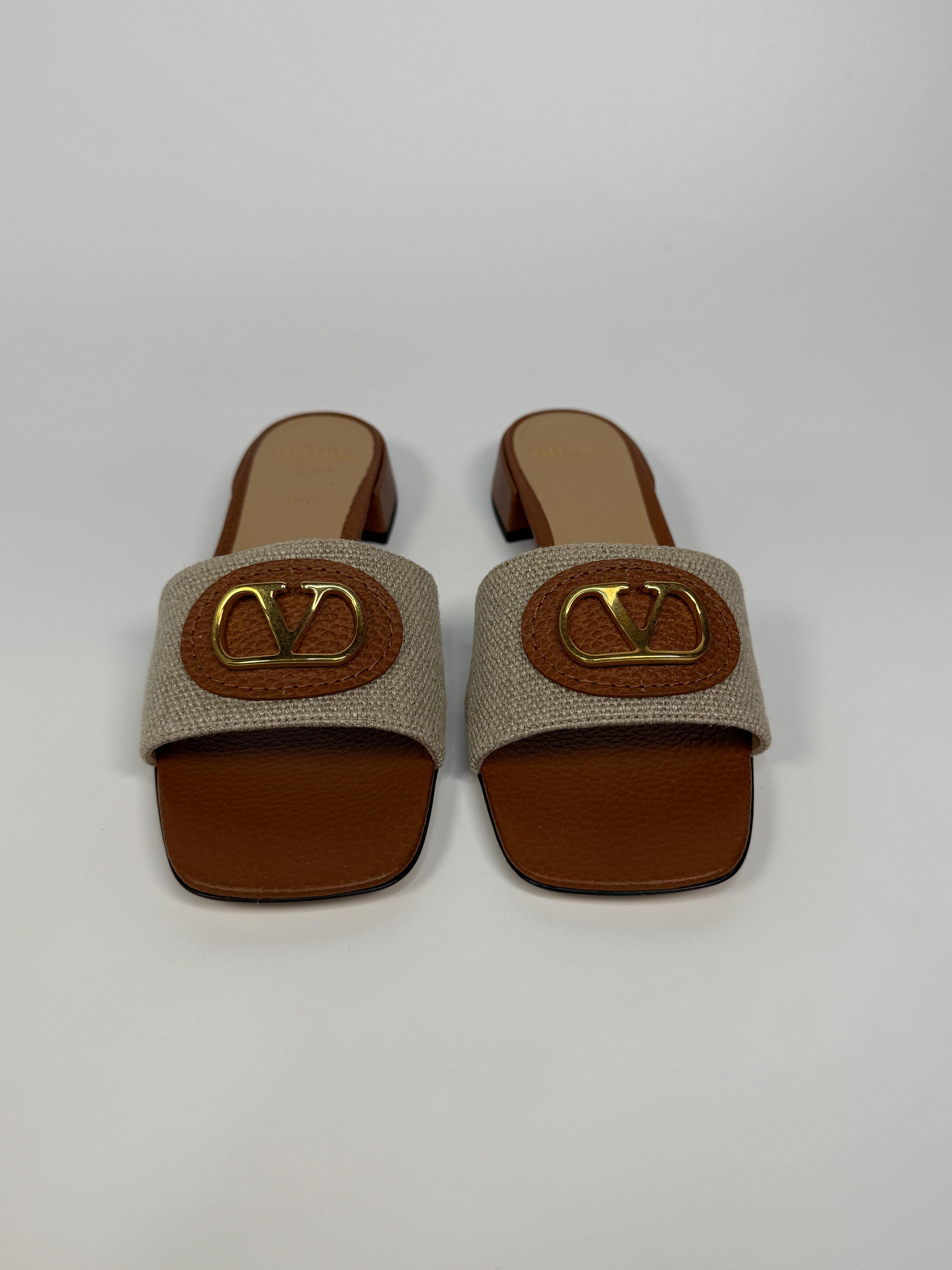 Excellent Authentic and preloved Valentino Garavani VLOGO Sandals (Size 5.5/UK 38.5)