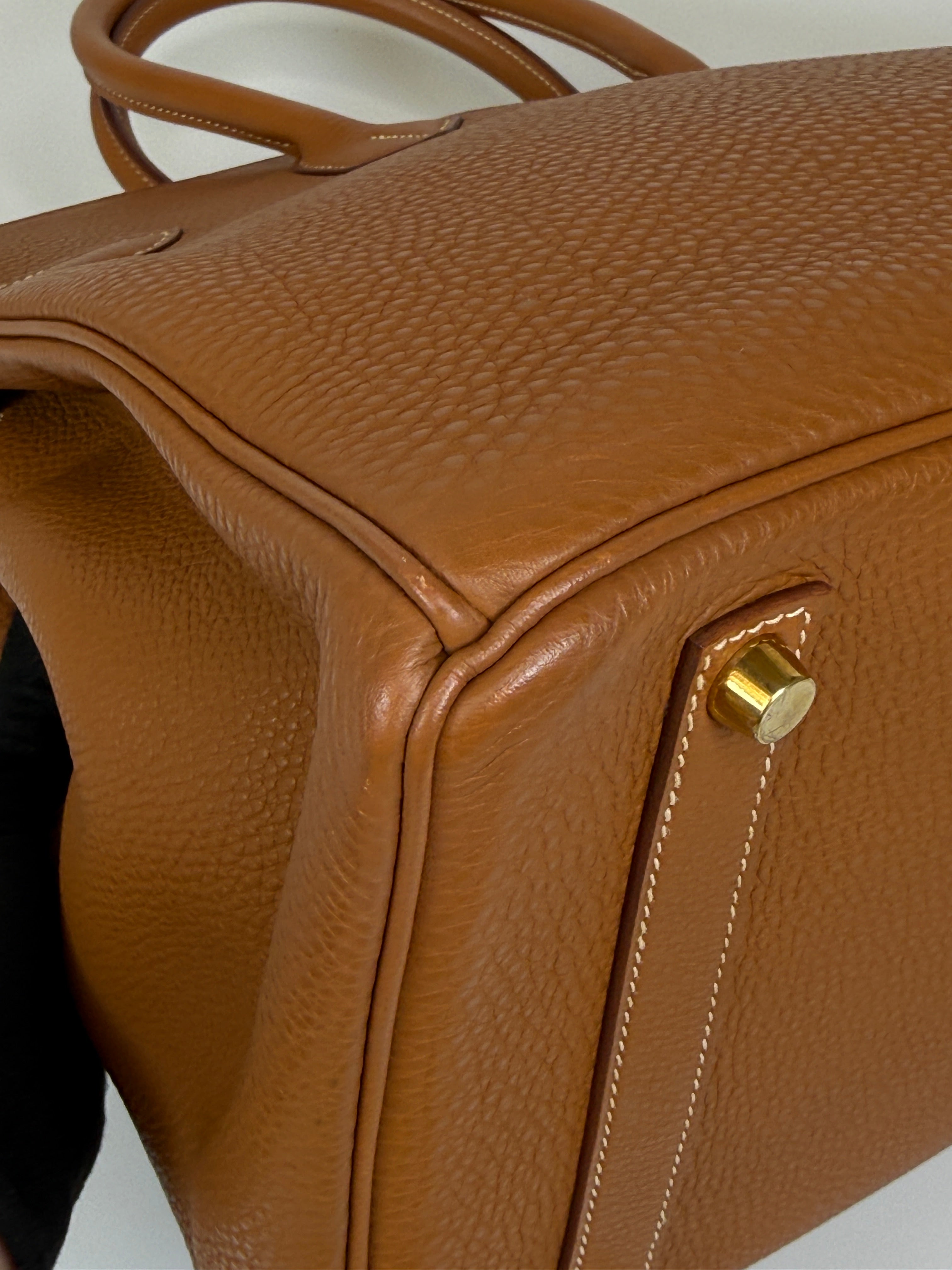 Authentic and preloved Hermès Birkin 35 In Gold Togo Leather With Gold Hardware. 100% Authenticity guarantee