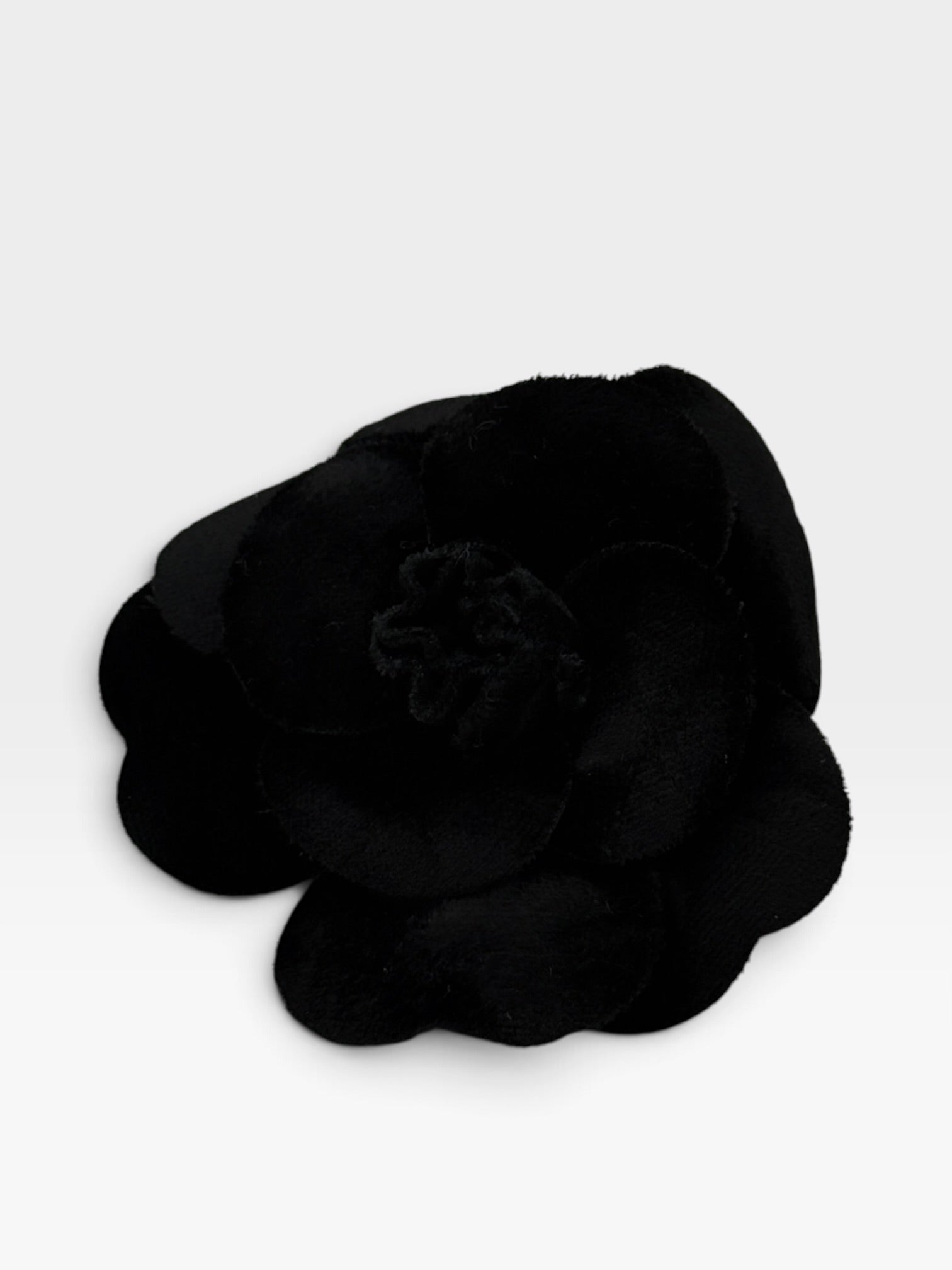 Chanel Camélia Vintage Black Velvet Brooch. 100% authentic and preloved in excellent condition
