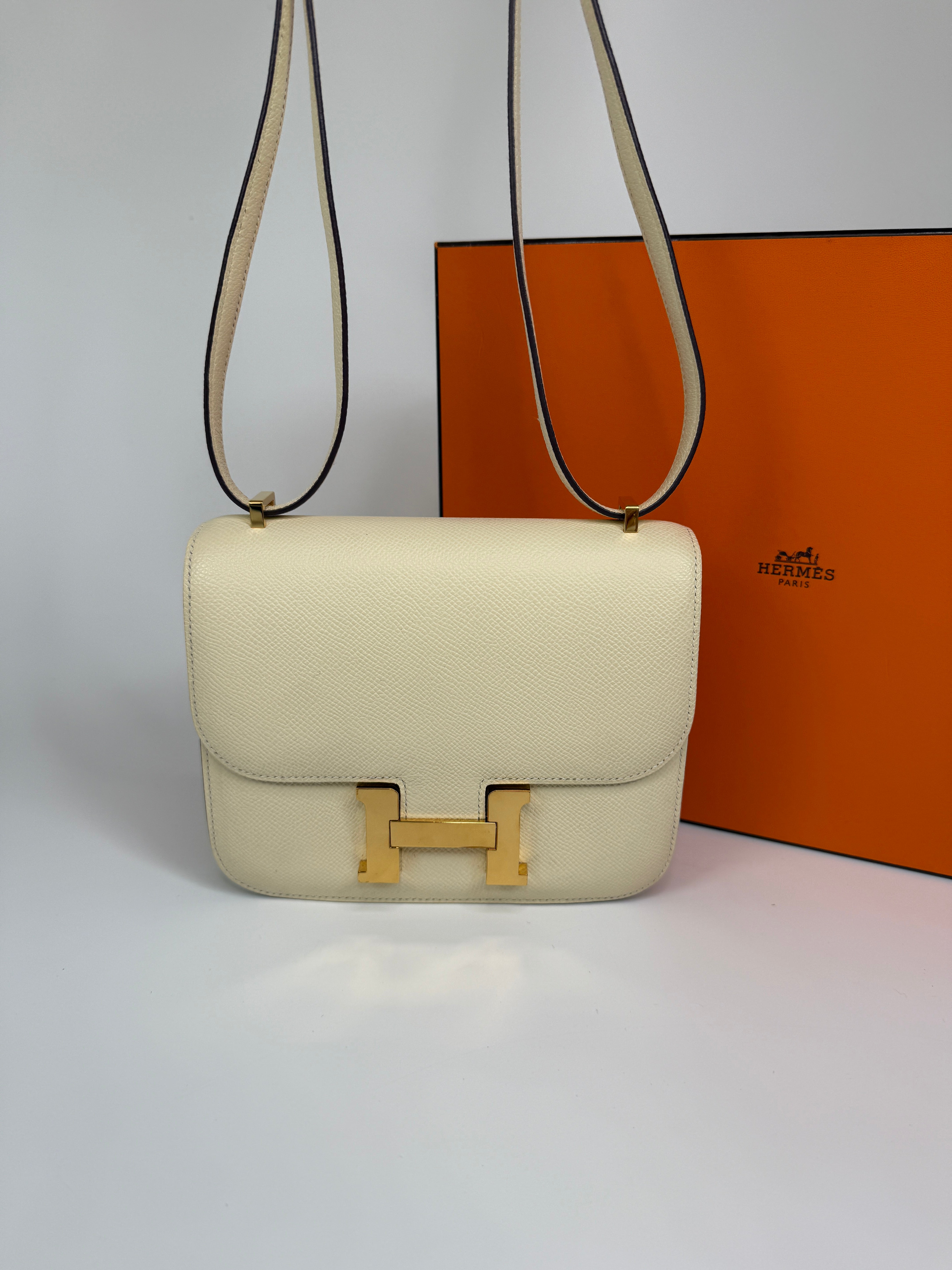 Hermès Constance 18 In Nata Epsom Leather With Gold Hardware. Authentic and preloved in excellent condition. 100% Authenticity guarantee
