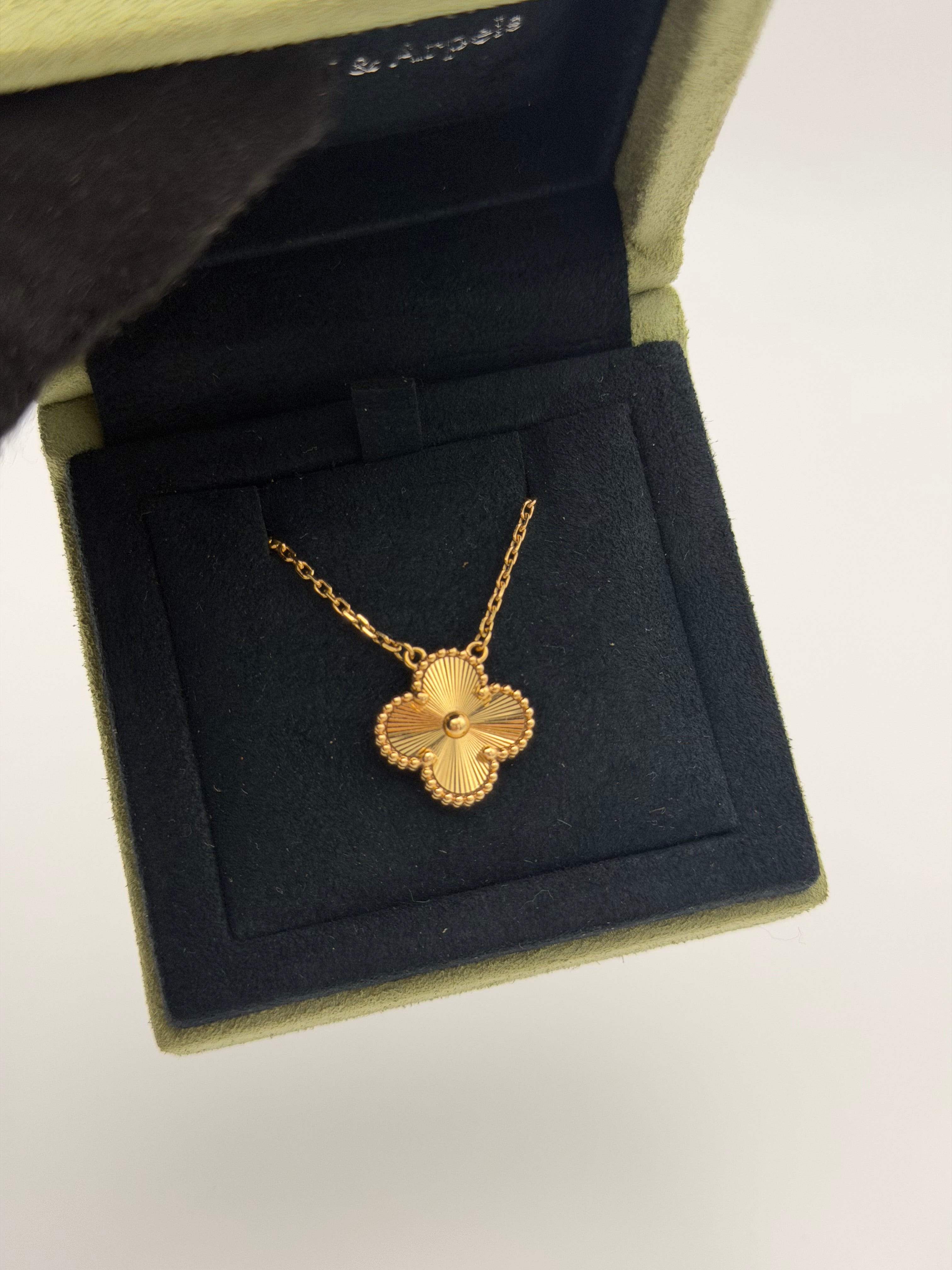 Van Cleef & Arpels Vintage Alhambra In 18ct Gold Pendant