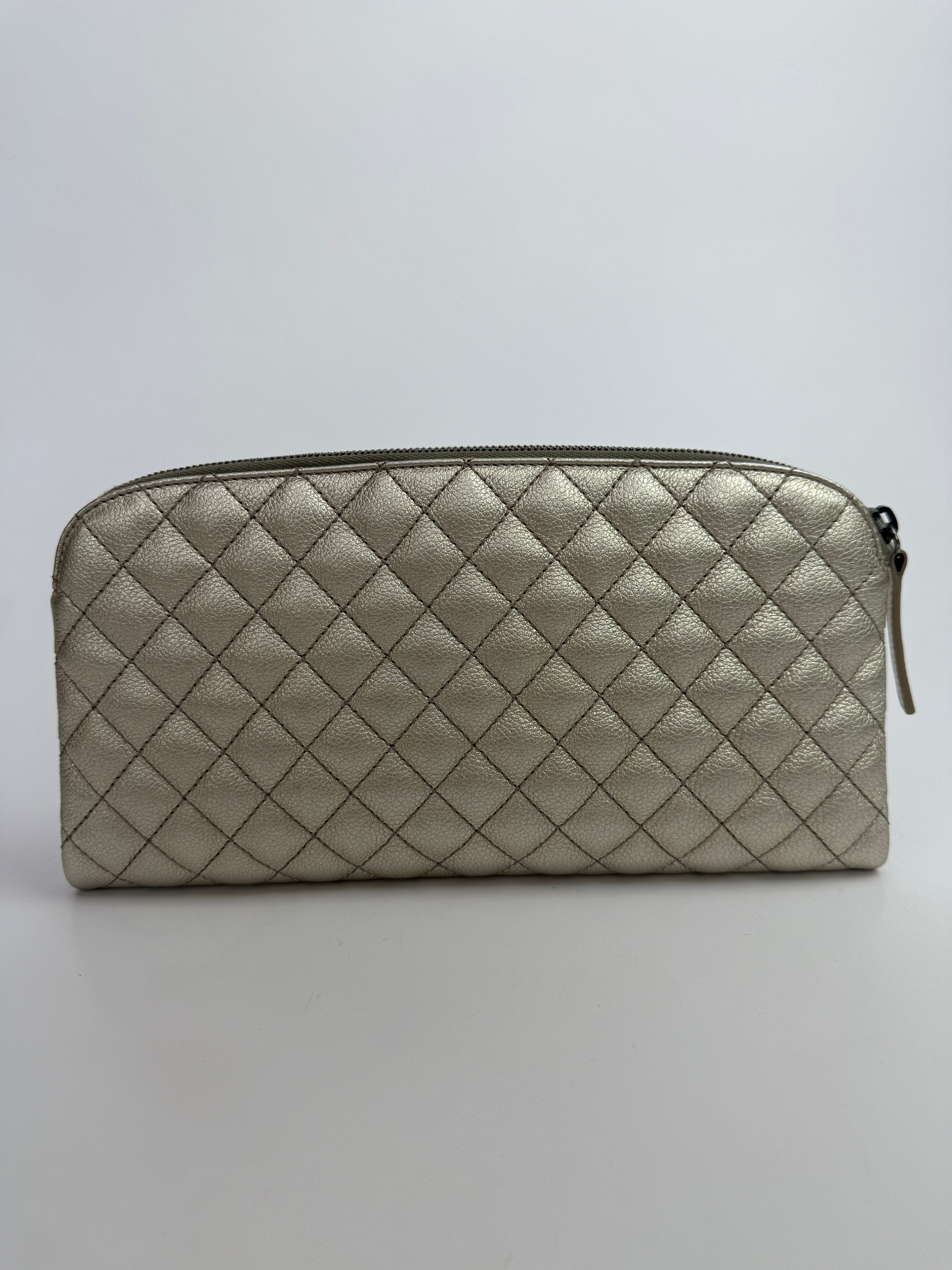 Chanel Clutch In Metallic Gold Calfskin Leather With Ruthenium Hardware
Pre Loved & Authentic
