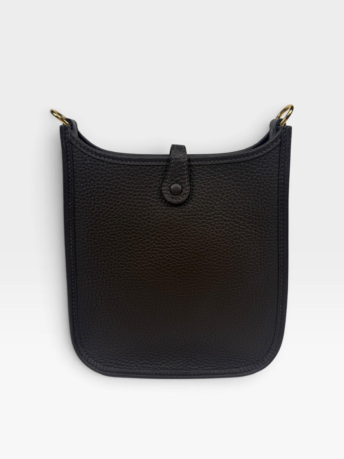 Hermès Evelyne TPM In Ebene Clemence Leather With Gold Hardware. 100% authentic and pre loved in excellent condition.
