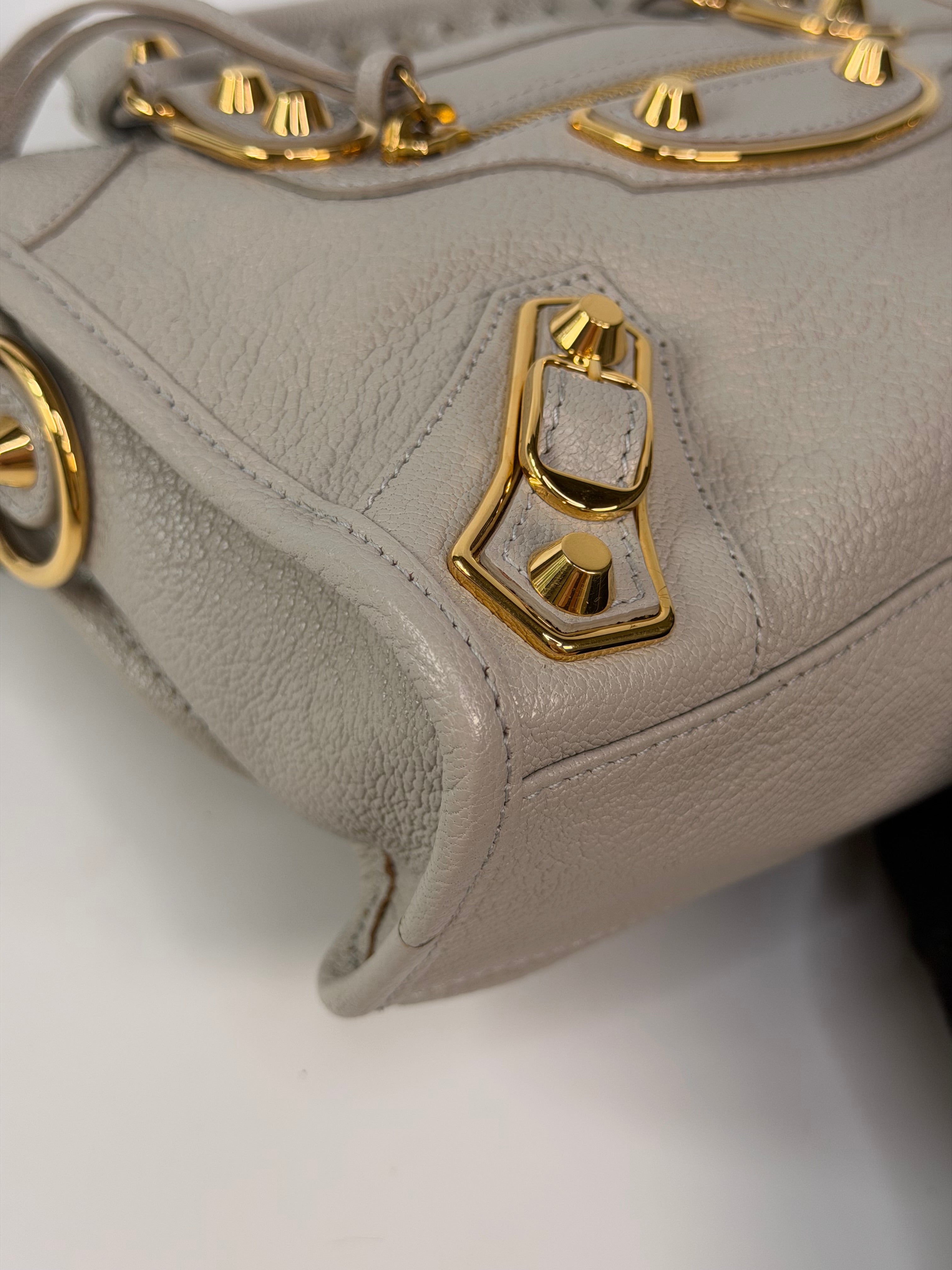 Balenciaga Le City Mini Bag In Grey Lambskin With Gold Hardware. 100% authentic and preloved in excellent condition