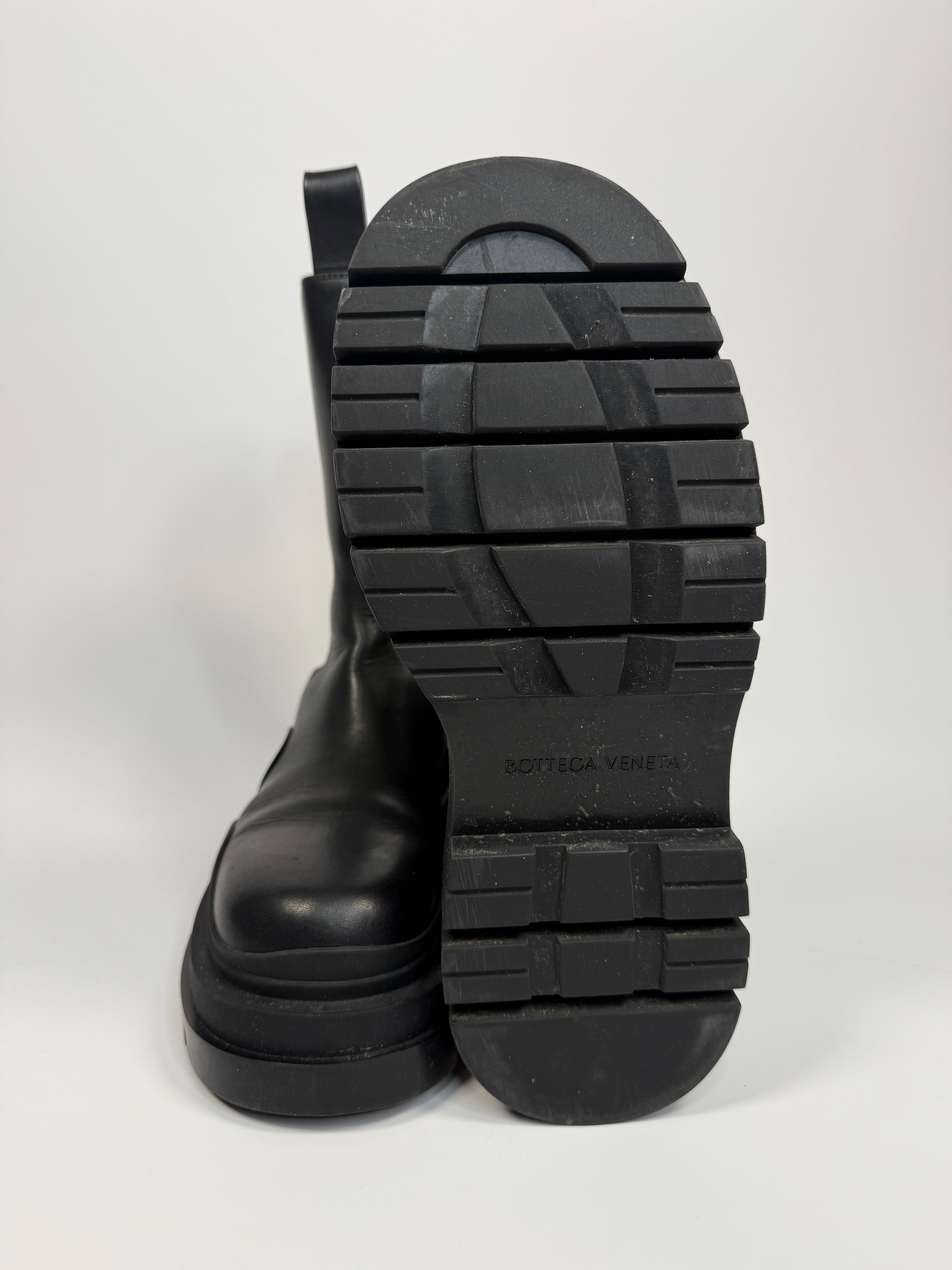 Bottega Veneta Black Leather Lug Boots (Size 39/UK6) Very Good Condition. Authentic and pre loved