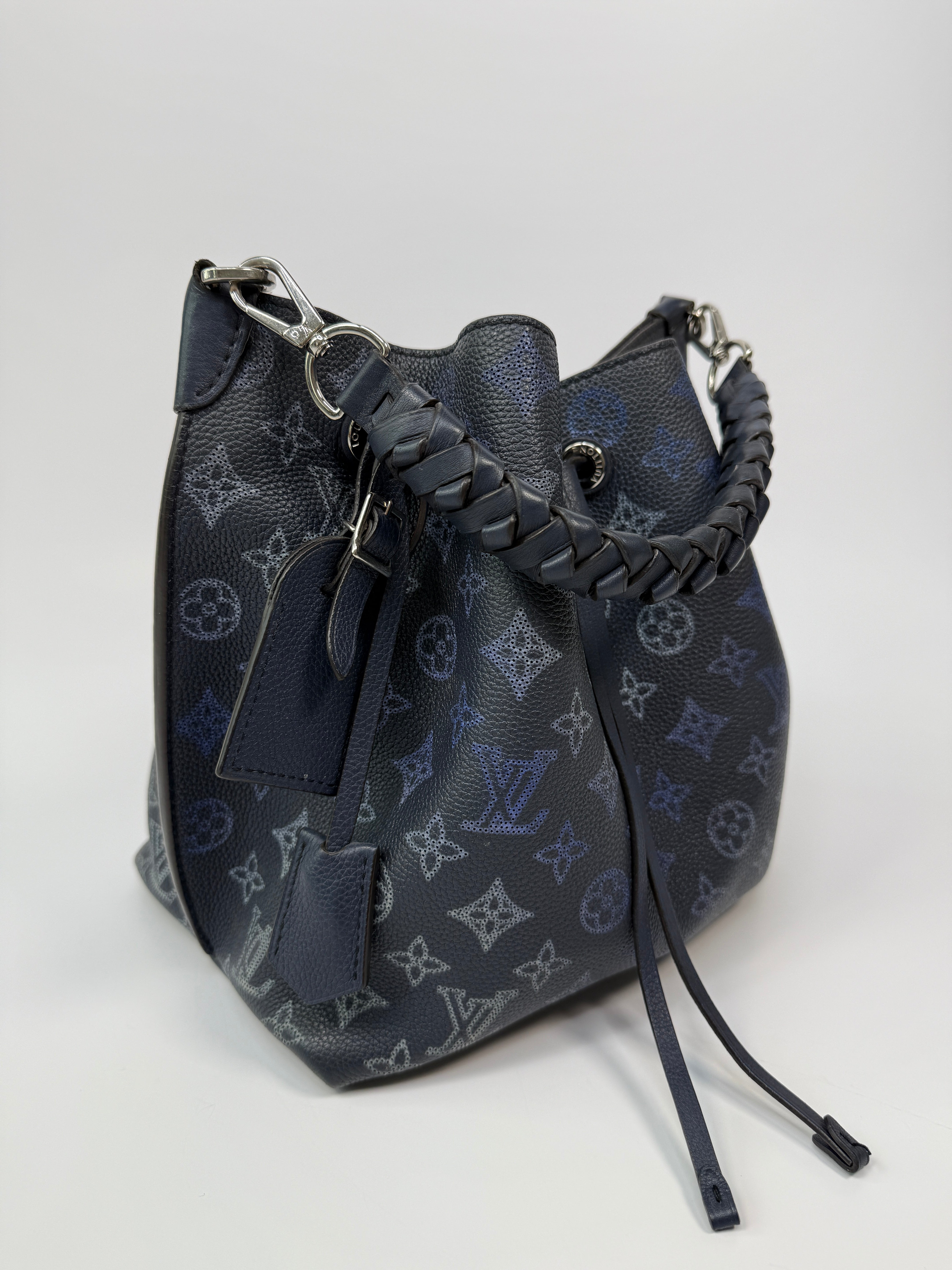 Louis Vuitton Muria Bucket Bag In Mahina Calfskin Leather