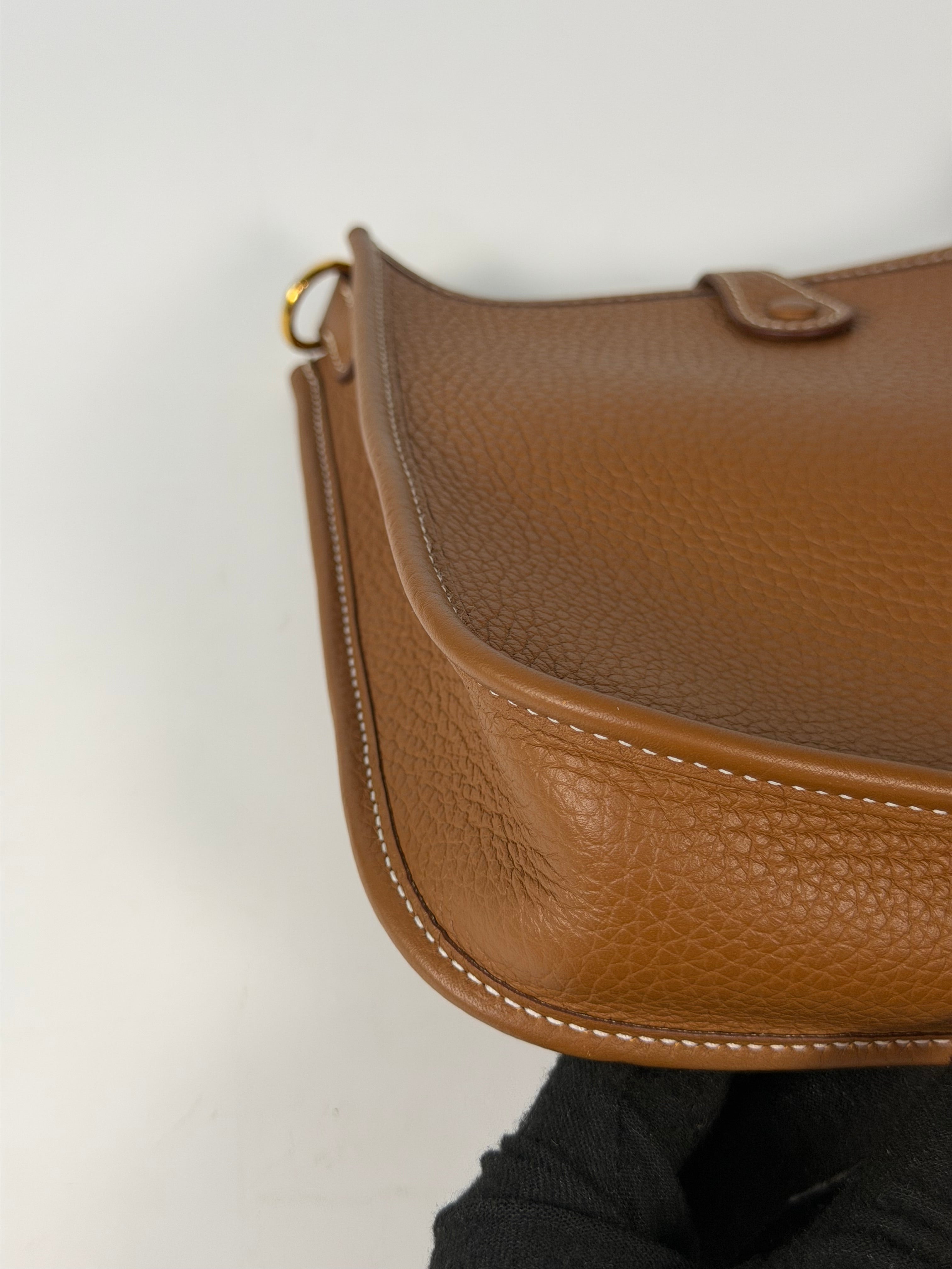 Hermès Evelyne TPM In Gold Clemence Leather With Gold Hardware In Very Good Condition 100% authentic and preloved