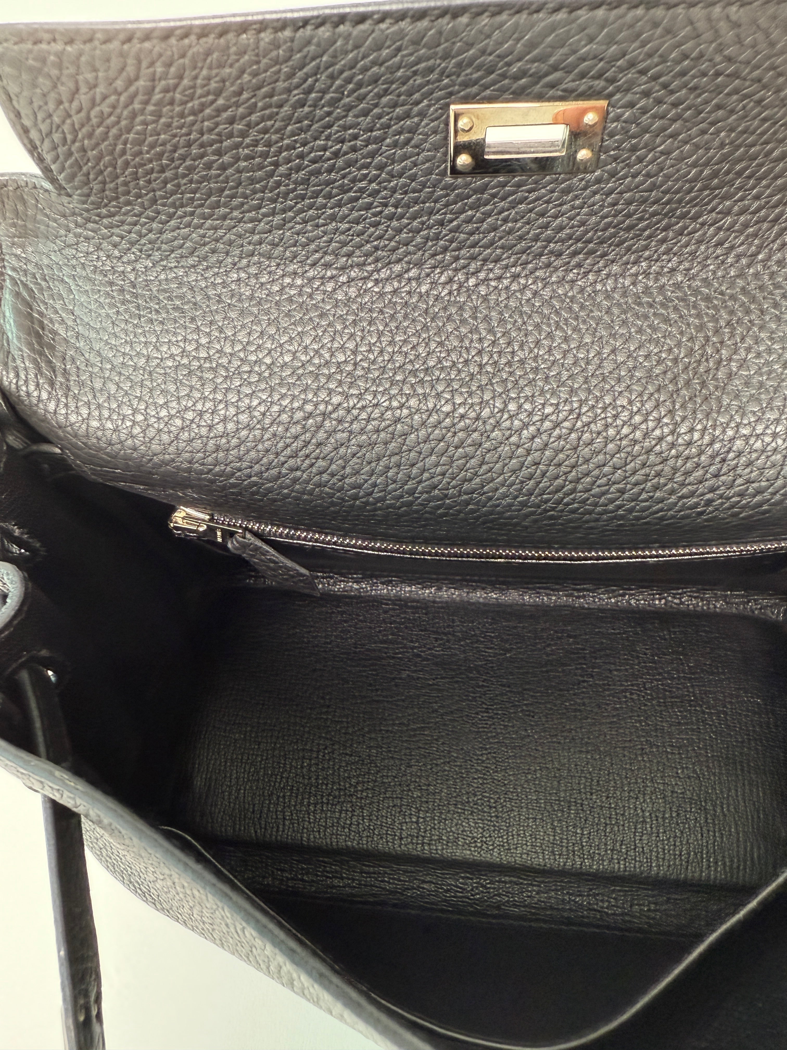 Authentiic Hermès Kelly 25 In Nior Togo Leather with palladium hardware.