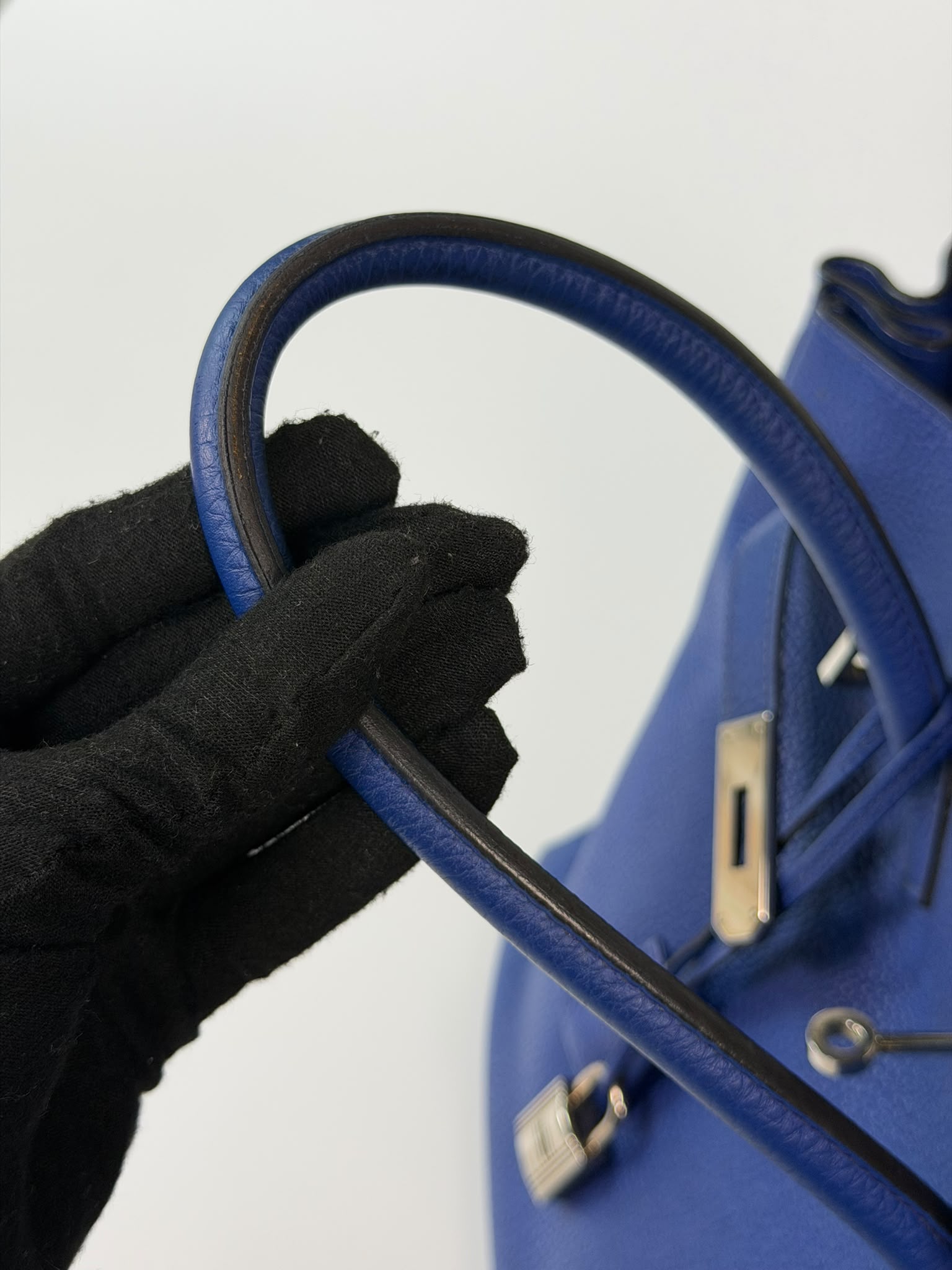 Hermès Birkin 35 Electric Bleu Togo Leather With Palladium Hardware. Authentic and preloved in very good condition.