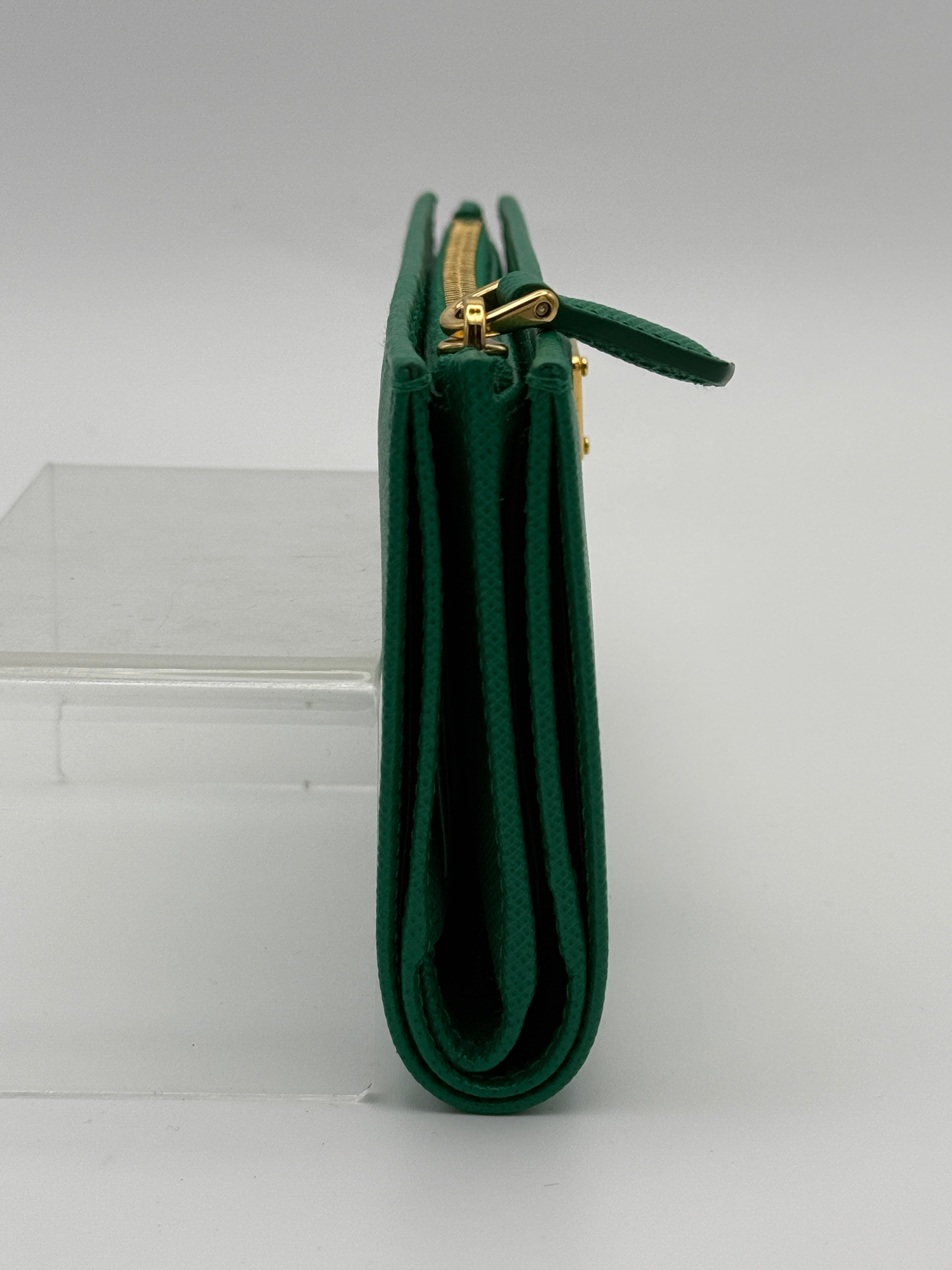 Prada Large Wallet In Green Saffiano Leather