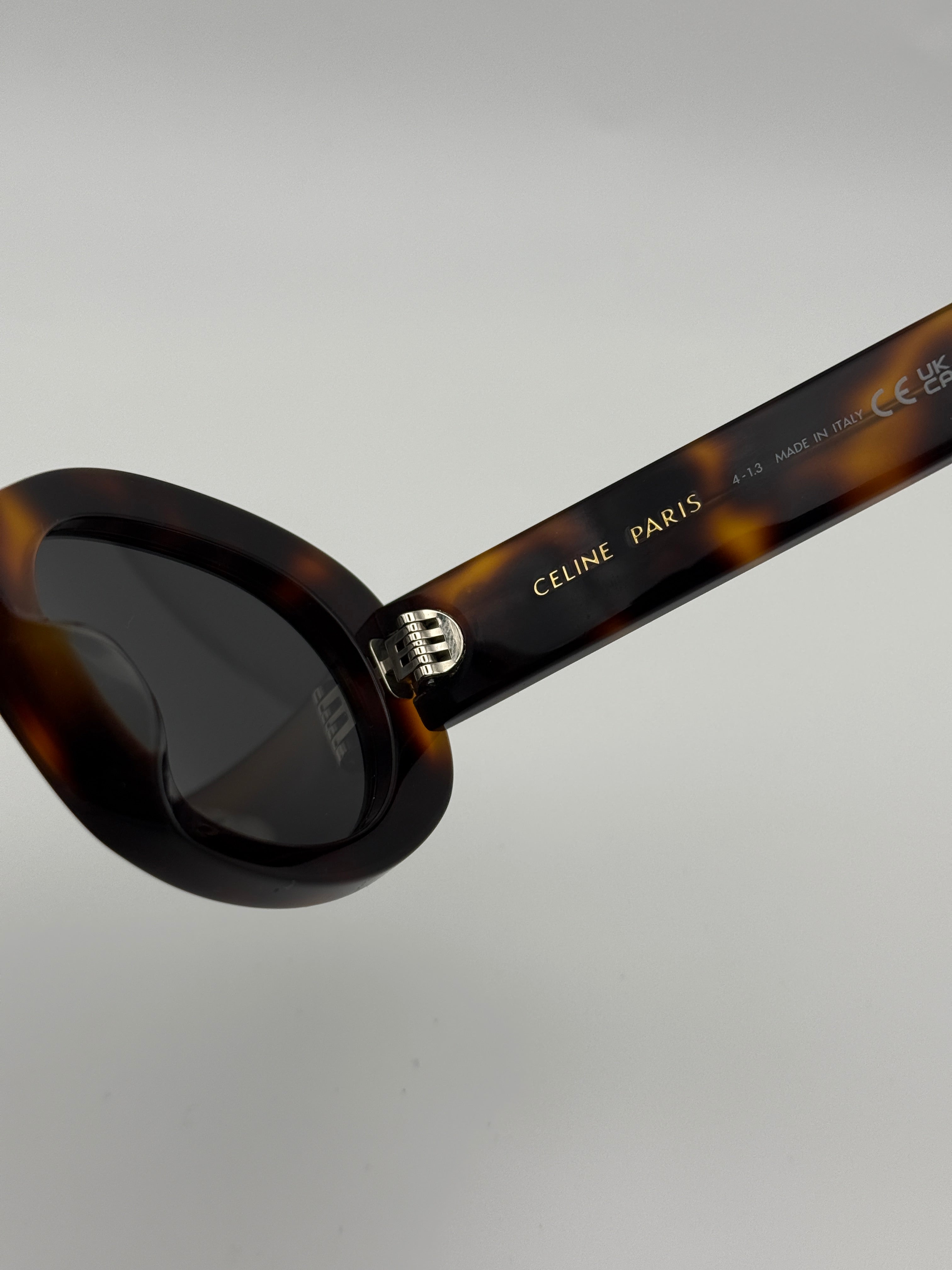 Authentic and preloved Celine CL40194U sunglasses. excellent condition, 100% Excellent condition