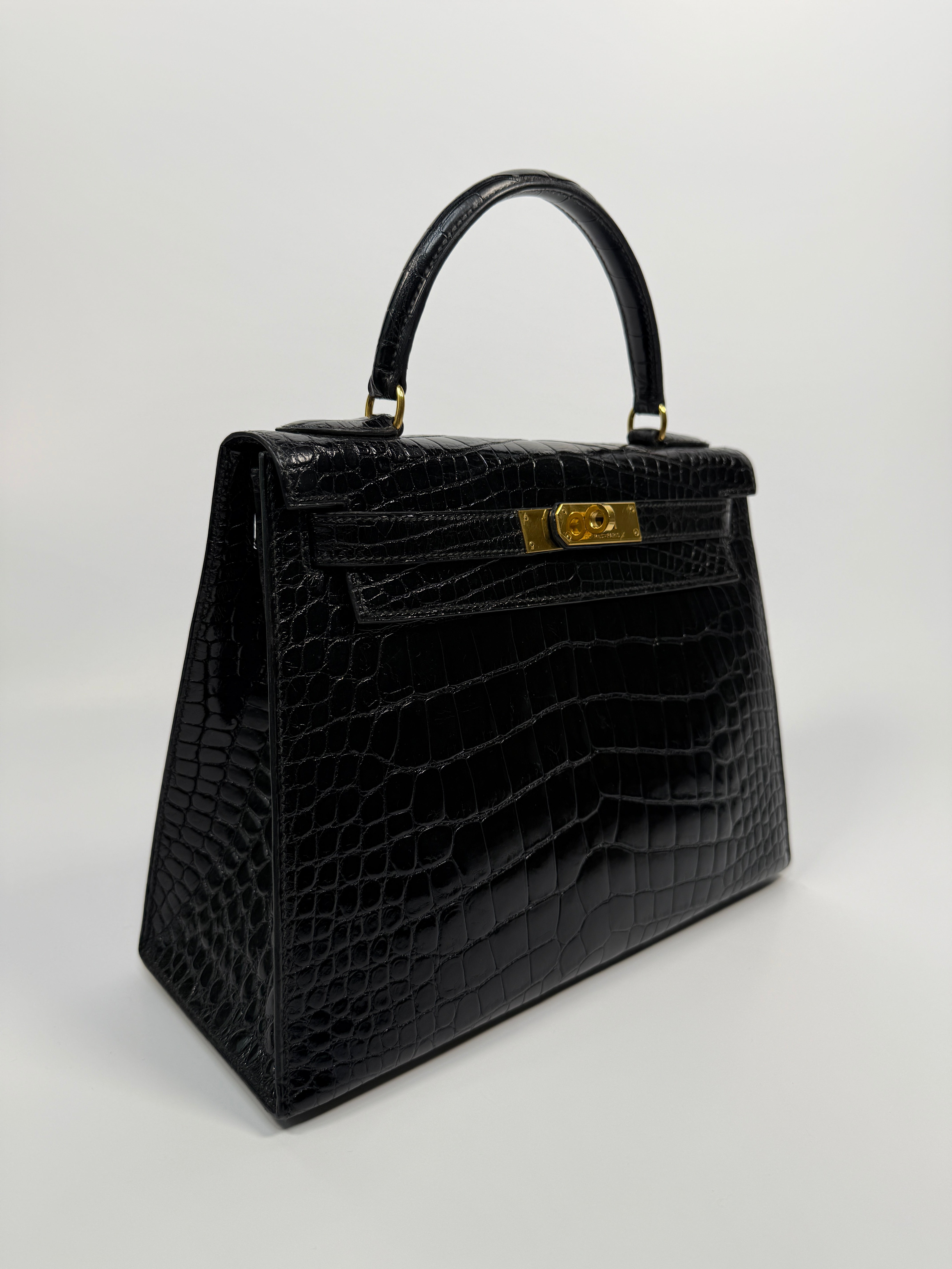Hermès Vintage Kelly 28 In Shiny Black Crocodile With Gold Hardware Authentic
