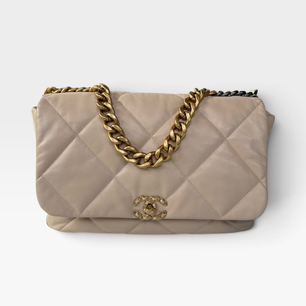 Chanel 19 Maxi In Cream Lambskin Leather With Mixed Hardware. 100% authentic and preloved in excellent condition