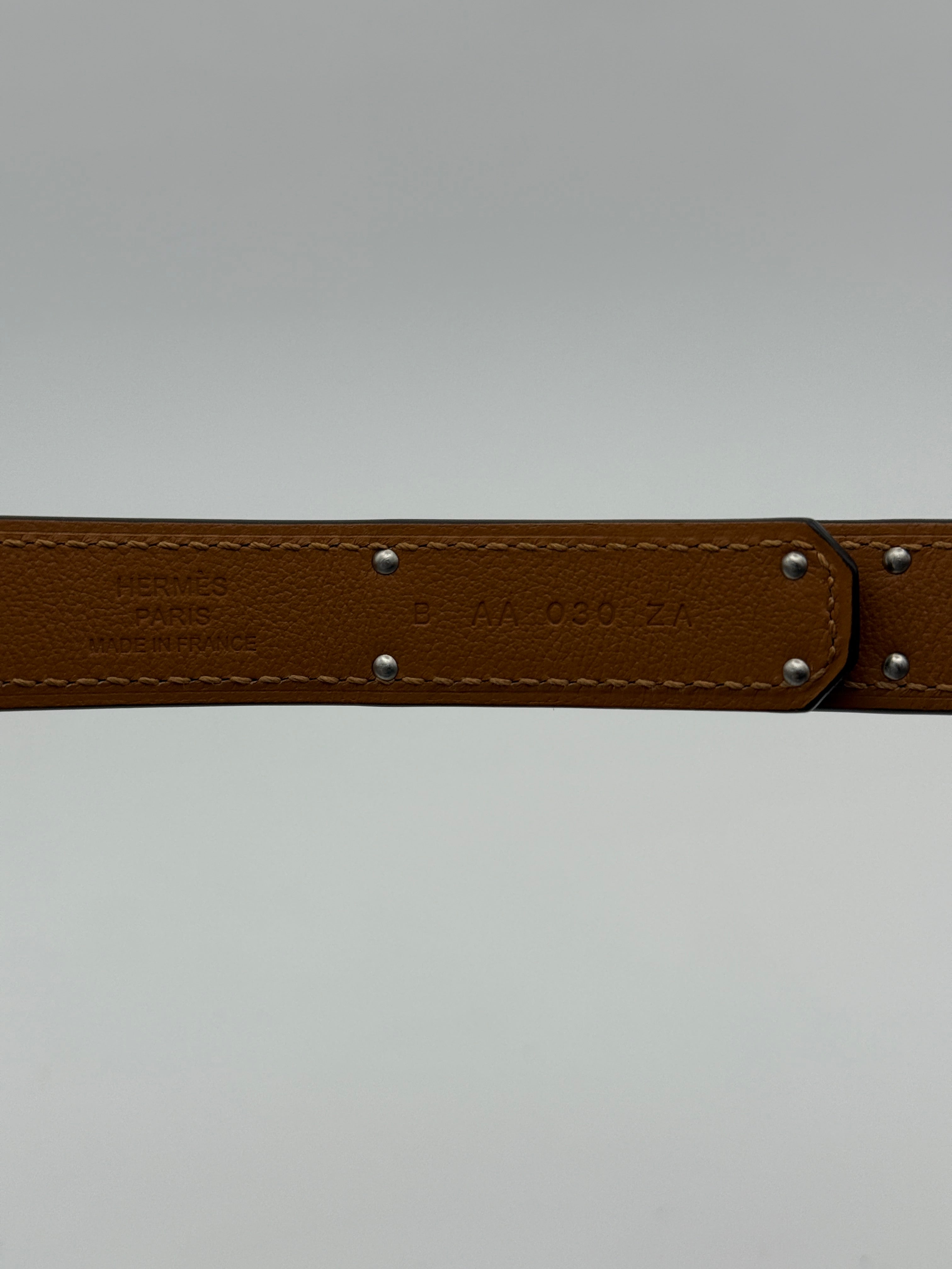 Hermès Kelly 18 Belt in Black Leather With Palladium Hardware Authentic and Preloved In Excellent condition